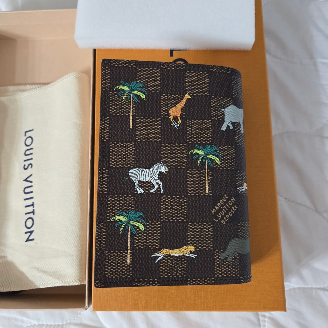 [새상품 풀구성]루이비통 X 더 다즐링 여권 지갑 상품이미지3