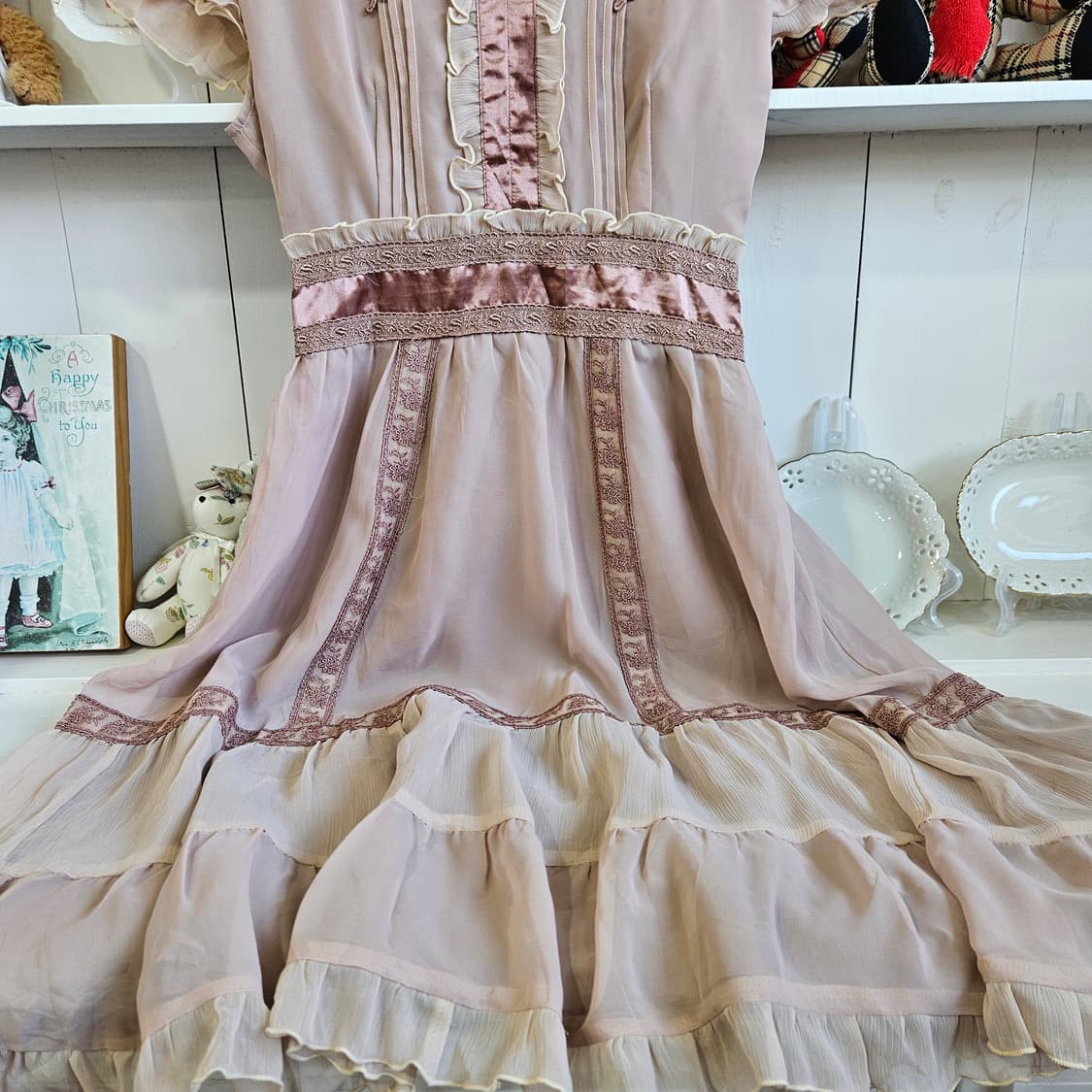 엑시즈팜(Axes Femme) 로즈 밀크티 레이스 리본 원피스 상품이미지4