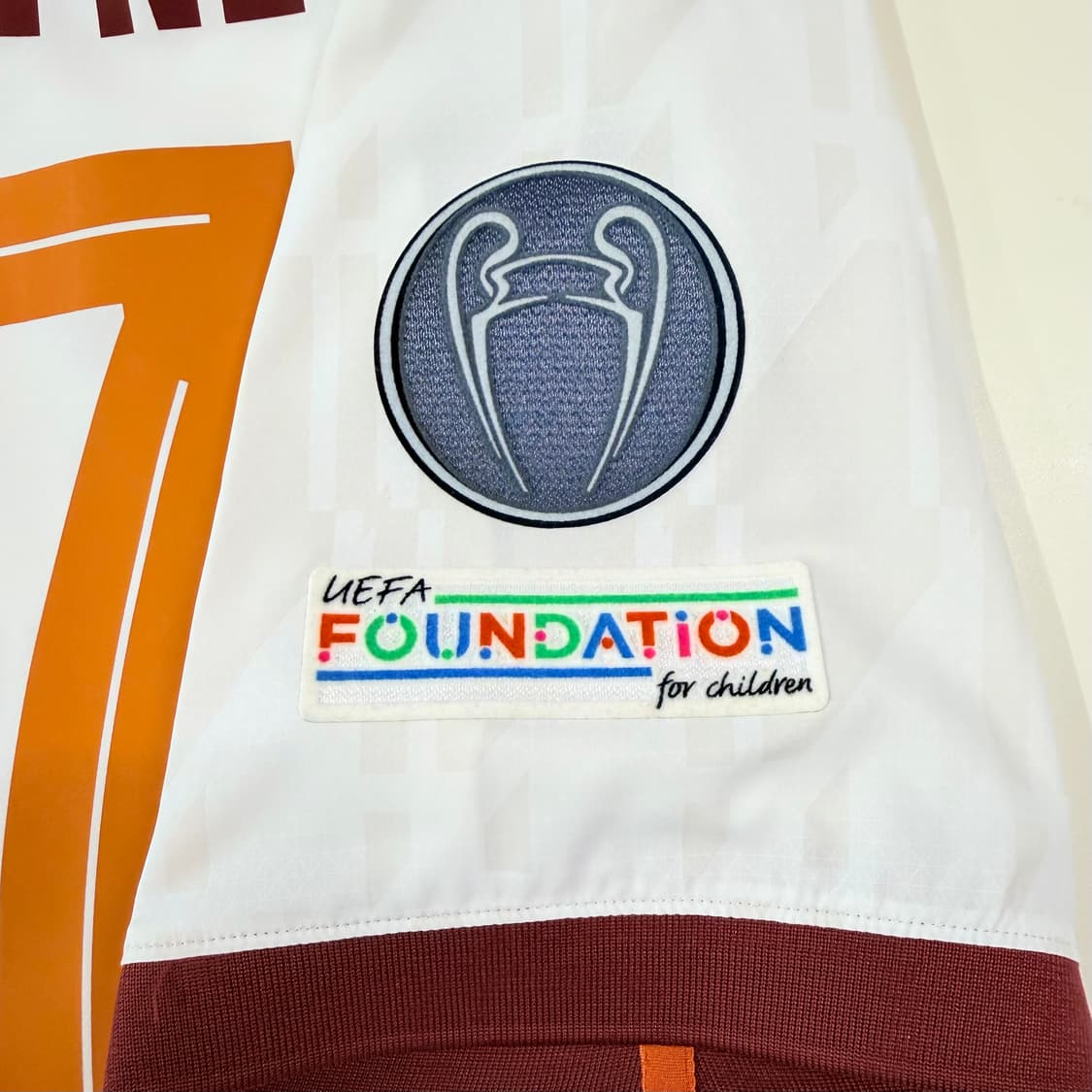 23-24 맨시티 어웨이 데브라이너 유니폼 상품이미지3