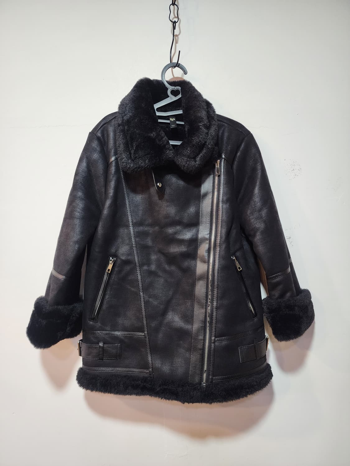 ZEN 블랙 무스탕 자켓 상품이미지1