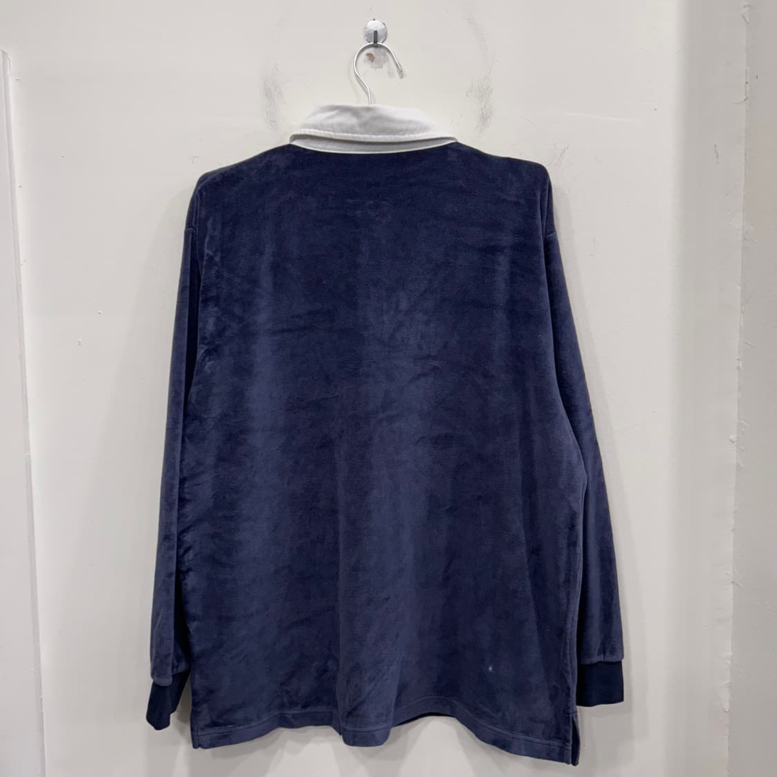 와릿이즌 와펜로고 벨벳 카라 맨투맨 상품이미지5