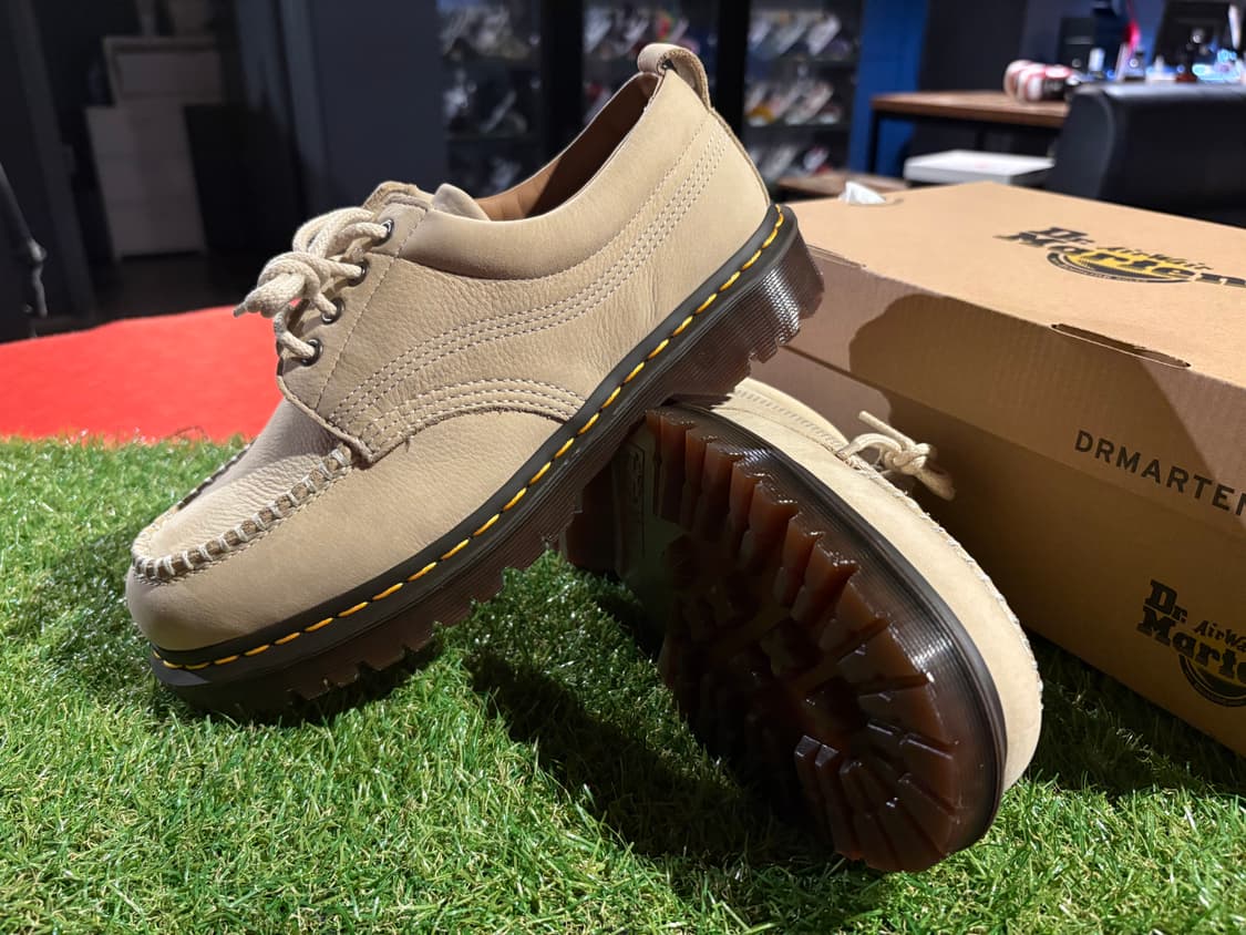 [새상품/270] 닥터마틴 로웰 정가이하 판매 상품이미지1