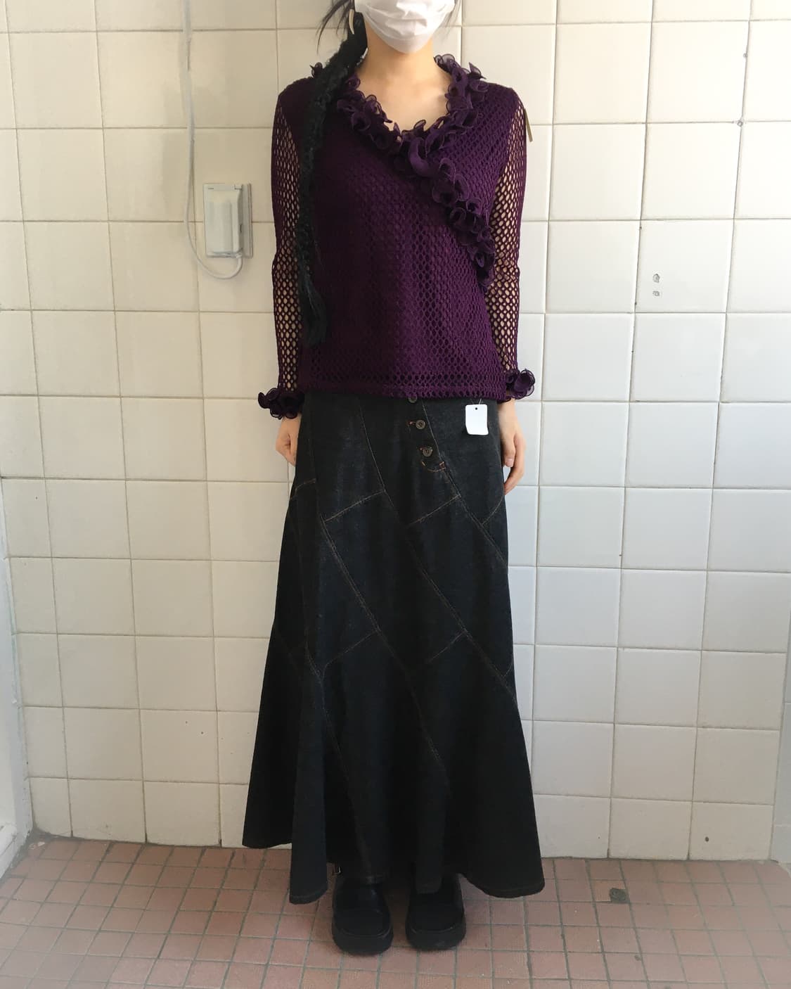 Ruffle point punching pattern top 상품이미지1