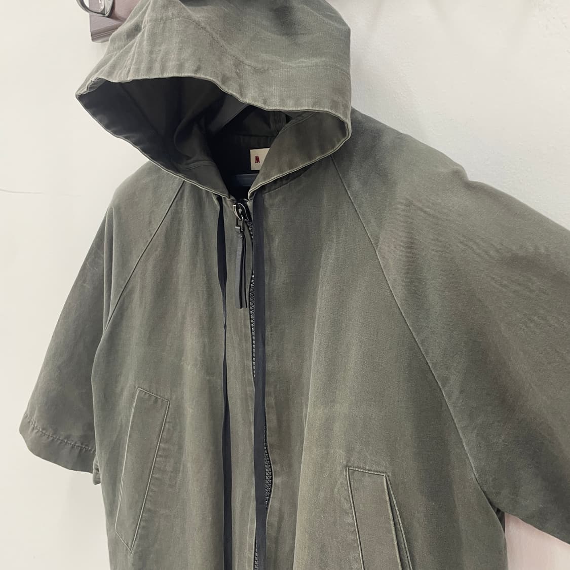 마르니 후드 반팔 하프 코트 상품이미지4