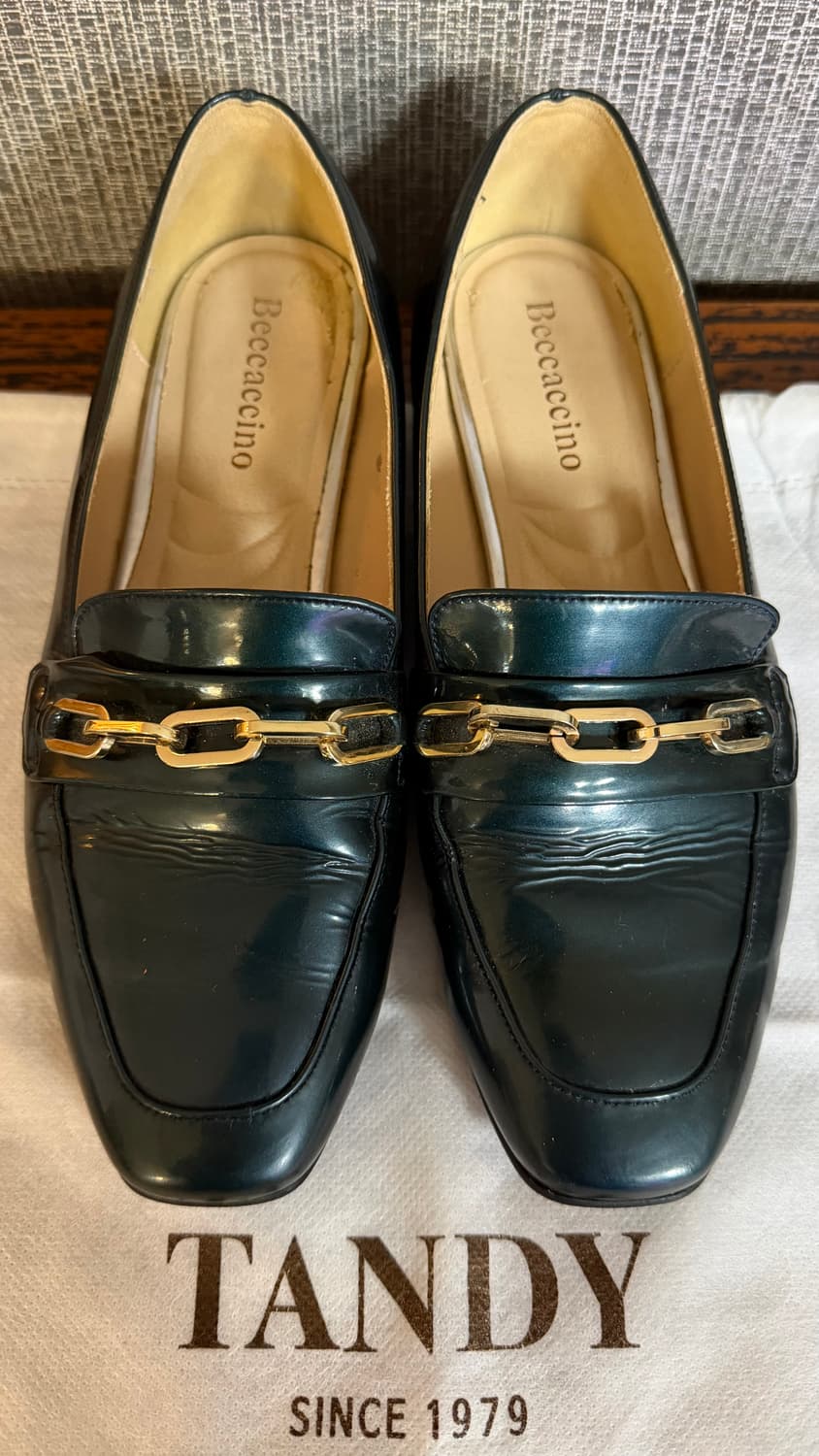 베카치노 탠디 골드 금장 체인 그린 페이던트 로퍼 235 구두 굽 2cm 상품이미지1