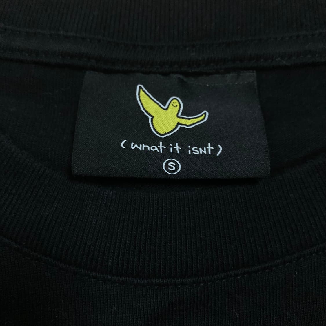 와릿이즌 빅로고 블랙 반팔티 상품이미지3