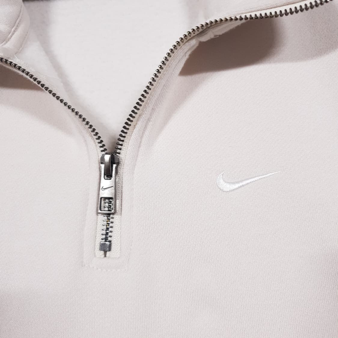 2XL (110) 나이키 솔로 스우시 쿼터집 탑 하프집업 맨투맨 본화이트 상품이미지6