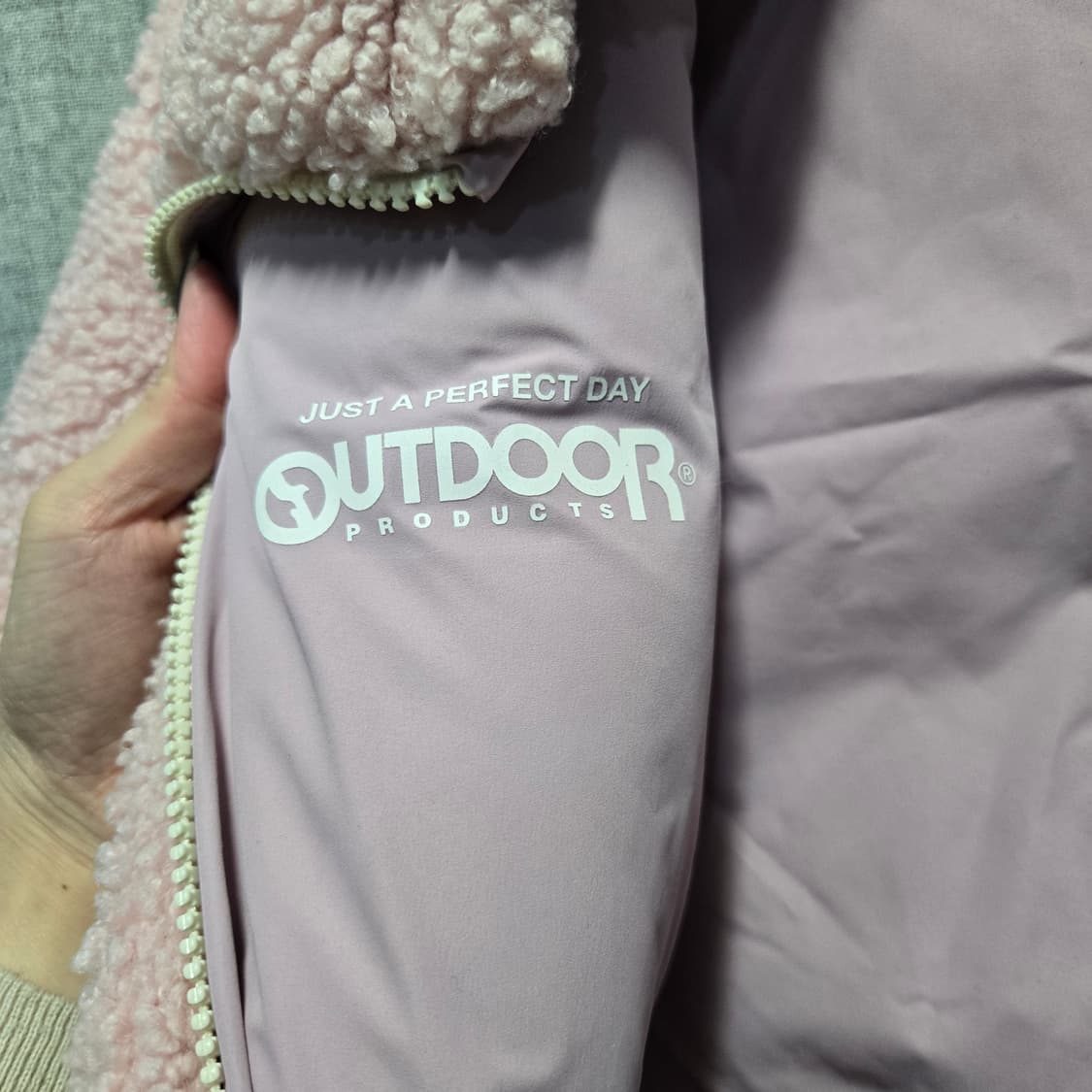 아웃도어프로덕츠 리버시블 쉐르파 패디드 뽀글이 양면 자켓   상품이미지6