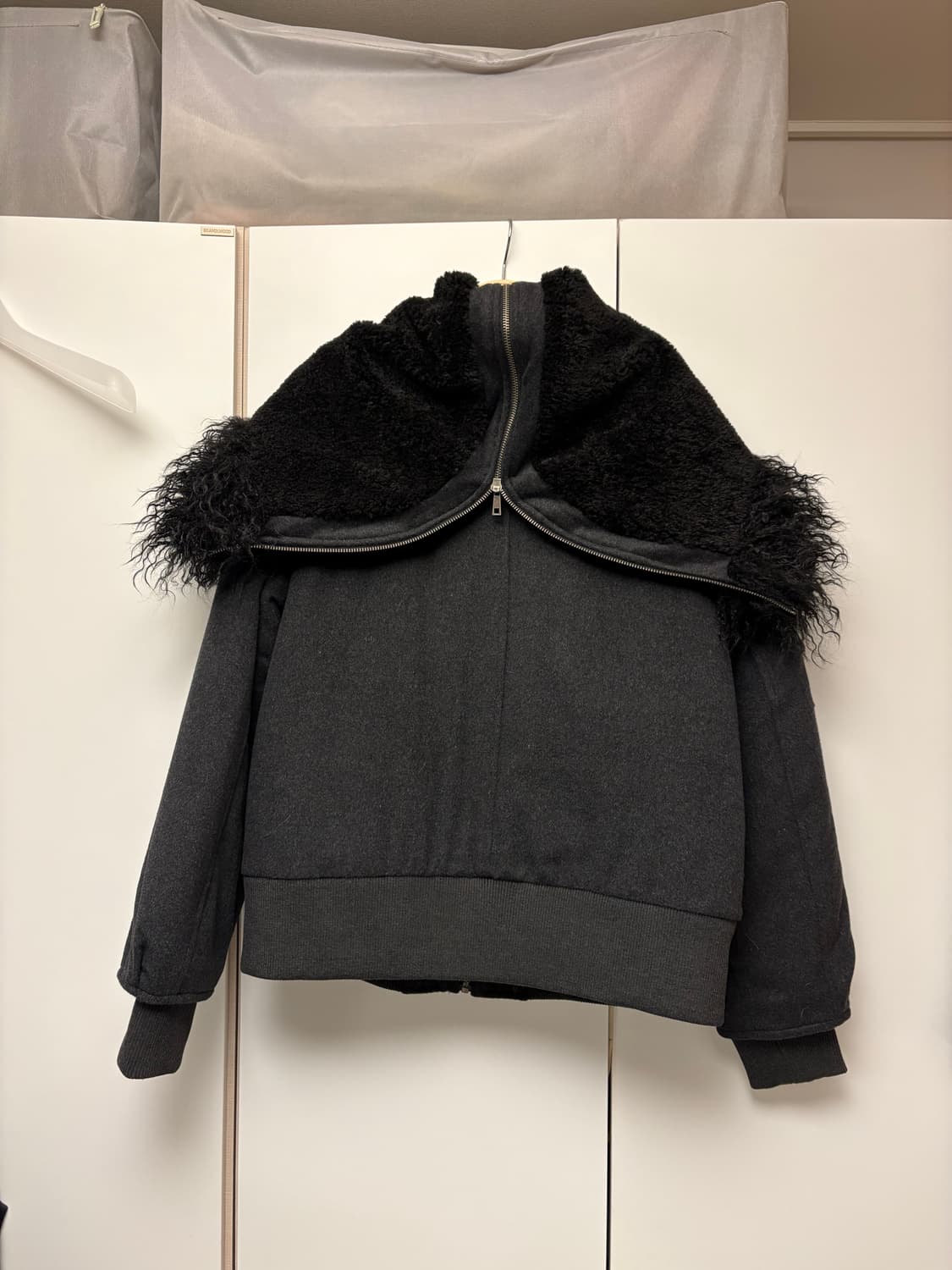 밀로 우먼 버튼 플라이트 울 파카 차콜 상품이미지3