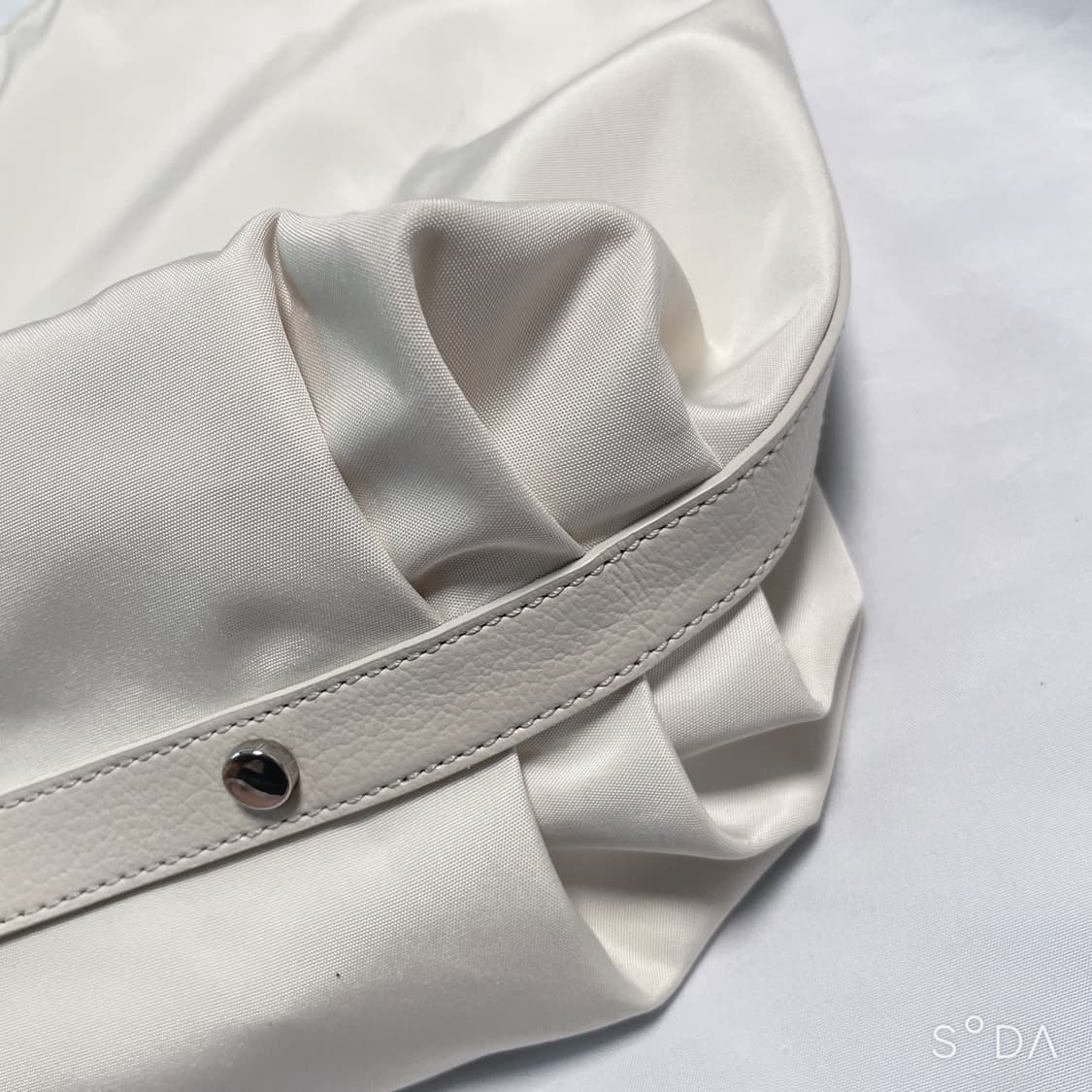 투티에 카노트왈 숄더백 아이보리 상품이미지3