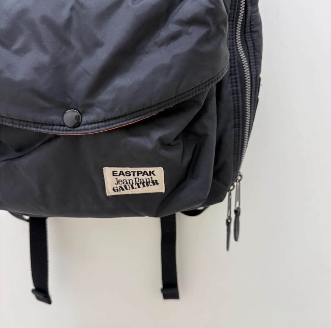 장 폴 고티에 x 이스트팩 백팩 상품이미지5