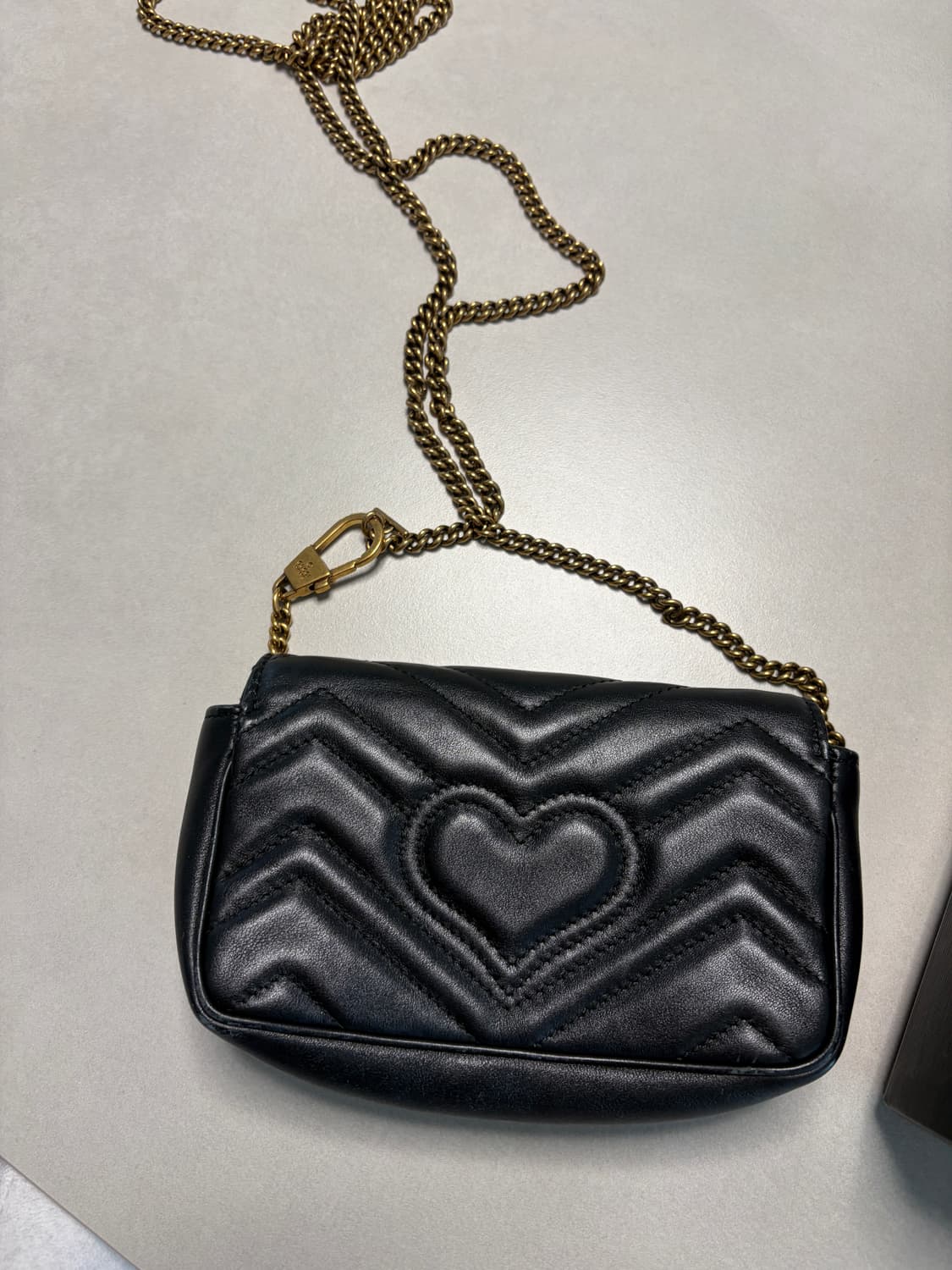 공홈 구매 정품 / 구찌 마틀라세 미니 체인백 블랙 상품이미지5