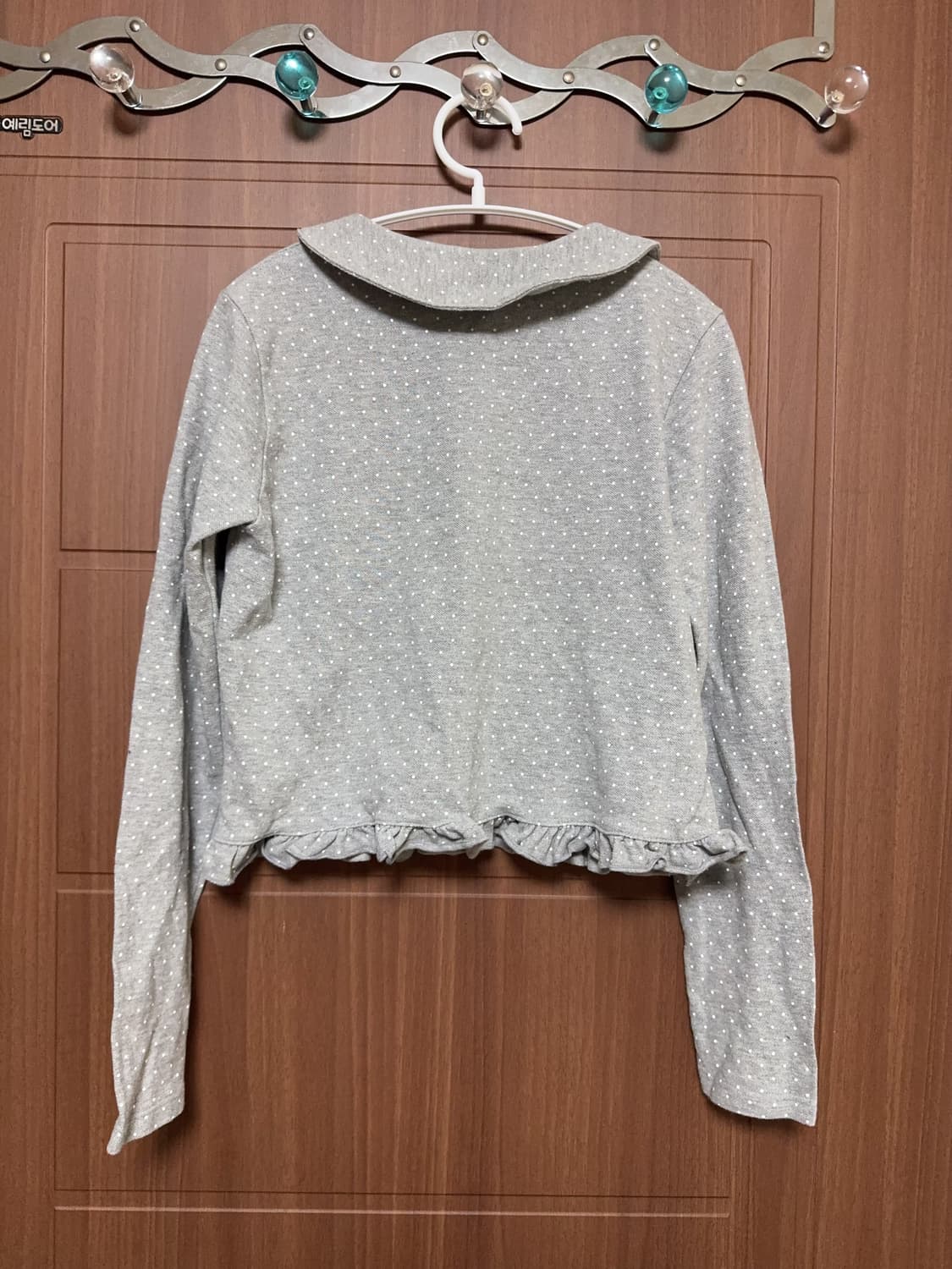 나눔) 모리걸 하구미 빈티지 그레이 크롭 도트 프릴 긴팔 상품이미지3