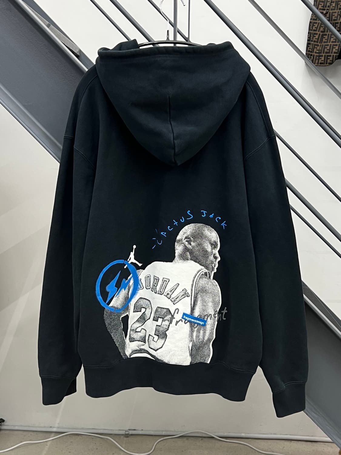 조던 x 트래비스 스캇 x 프라그먼트 후드 블랙 상품이미지1
