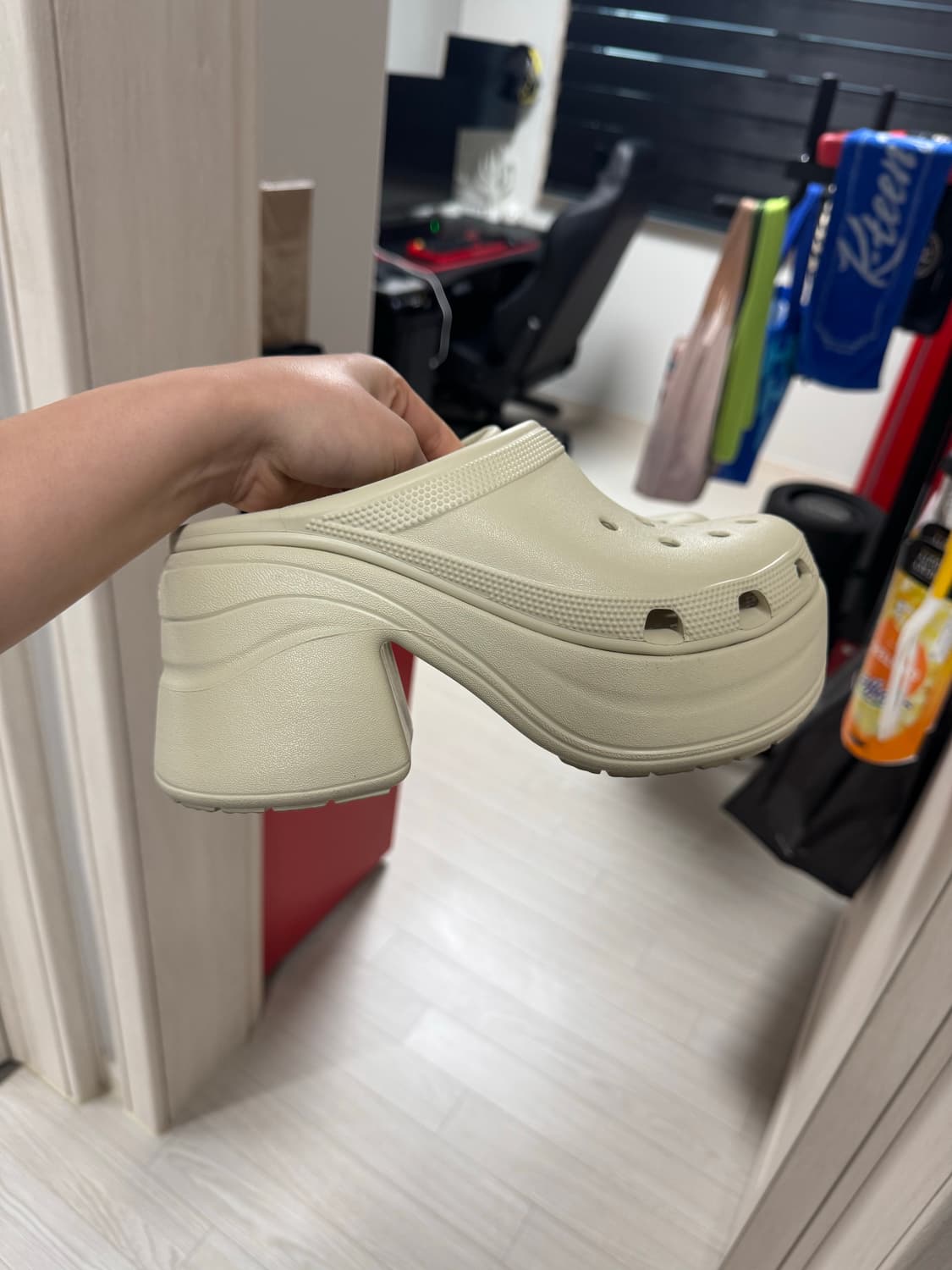 크록스 사이렌클로그250 상품이미지4