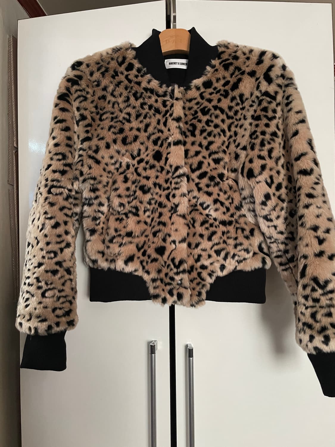 로켓런치 레오파드 페이크 퍼 봄버 자켓S 상품이미지3