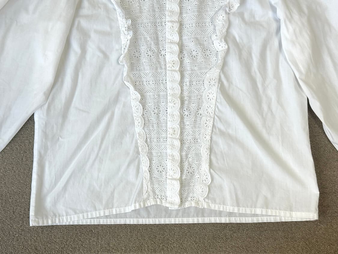 오스트리아 유럽 화이트 펀칭 블라우스 상품이미지3