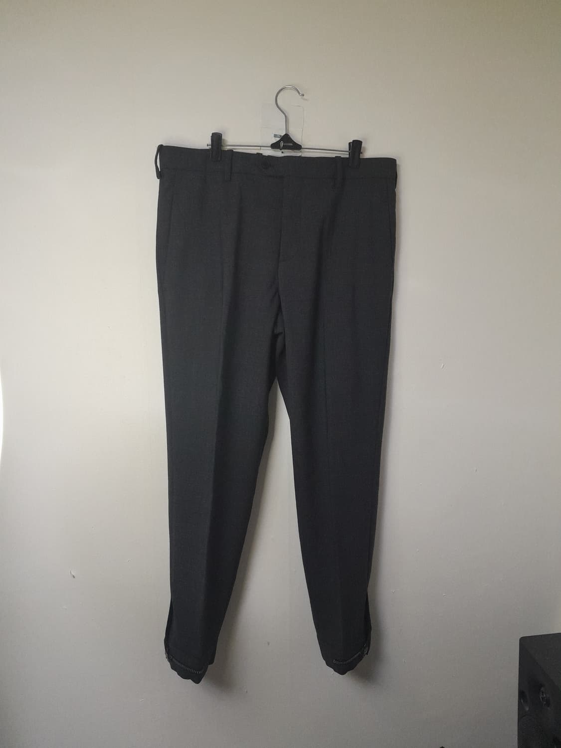 닐바렛 리리지퍼 조거 트레블 울팬츠 48/32" 상품이미지1