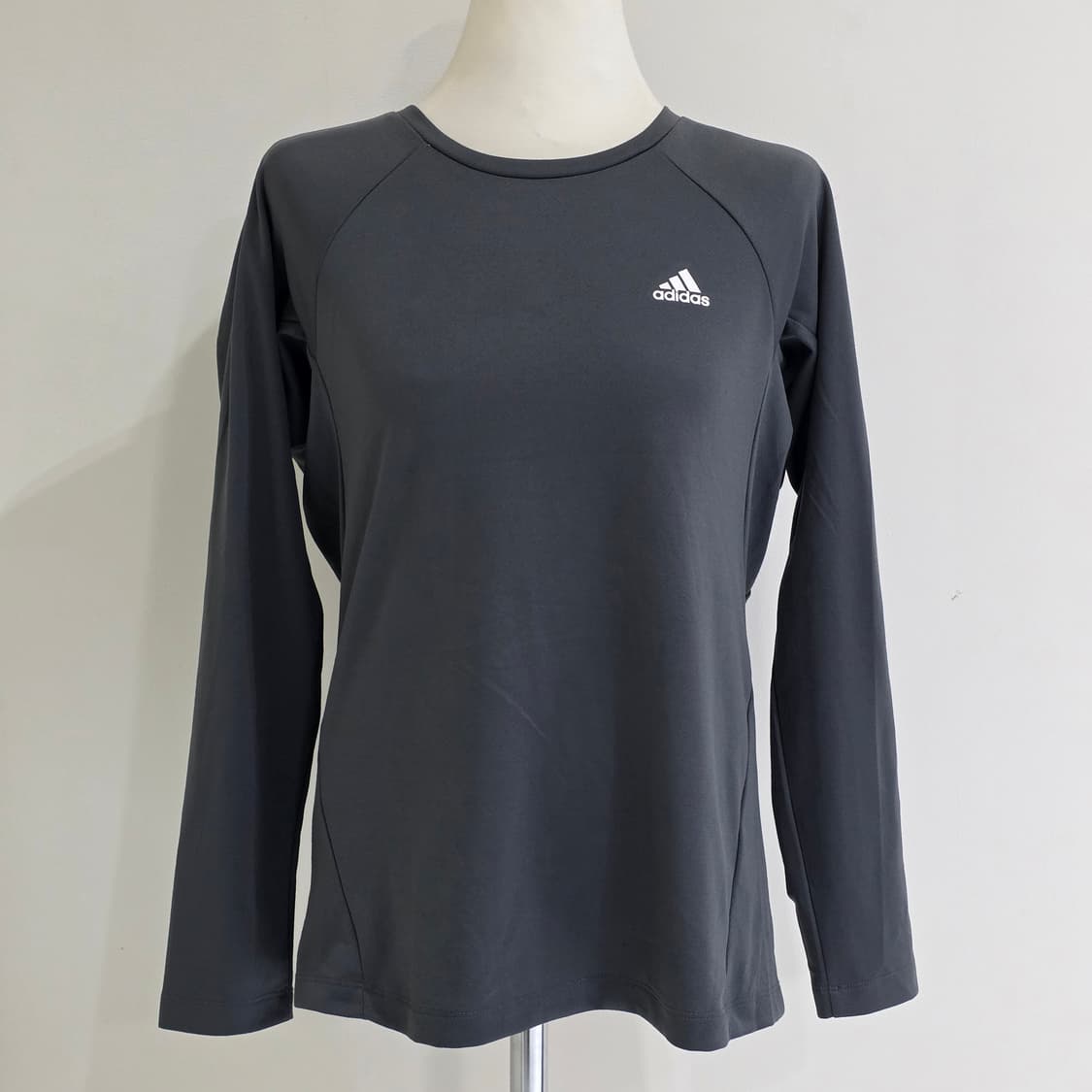 JP 아디다스)그레이 기능성 긴팔티셔츠 상품이미지2