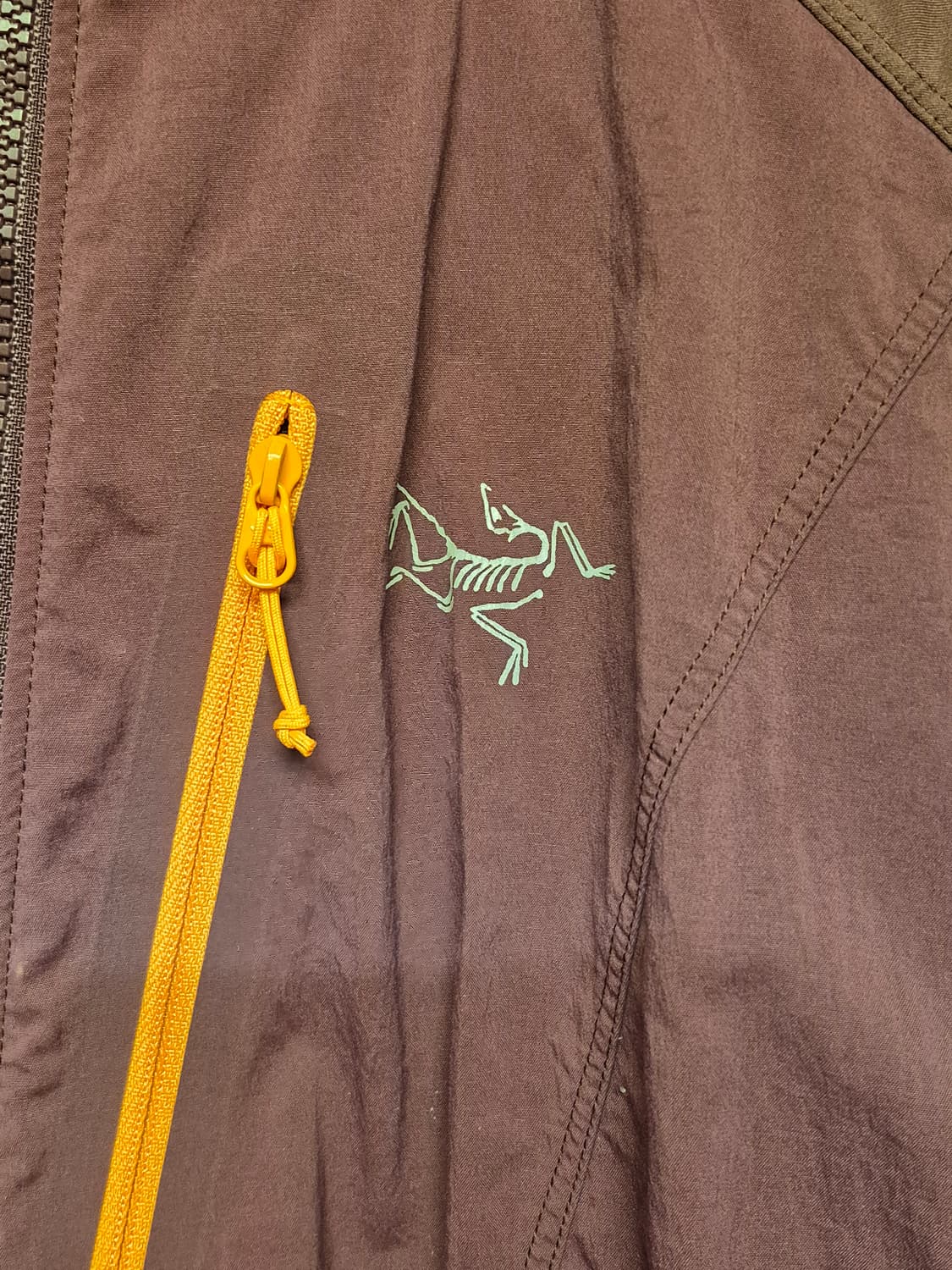ARCTERYX BURGUNDY WINDBREAKER 상품이미지4