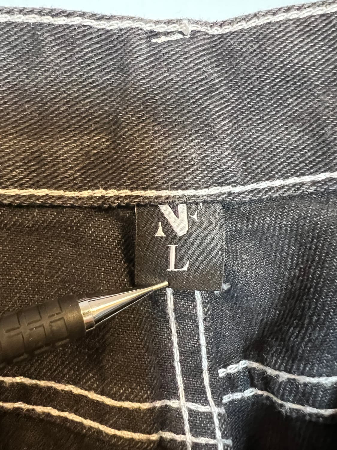 P030 JPN 자수디테일 블랙진 L 상품이미지4