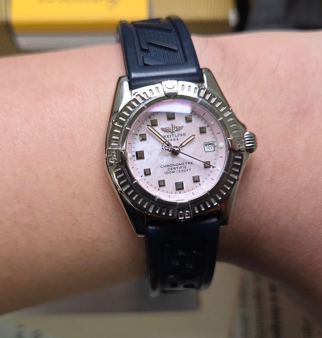 레어] 브라이틀링 칼리스티노 핑크자개 크로노미터 쿼츠 스틸 여성용 풀셋 상품이미지10