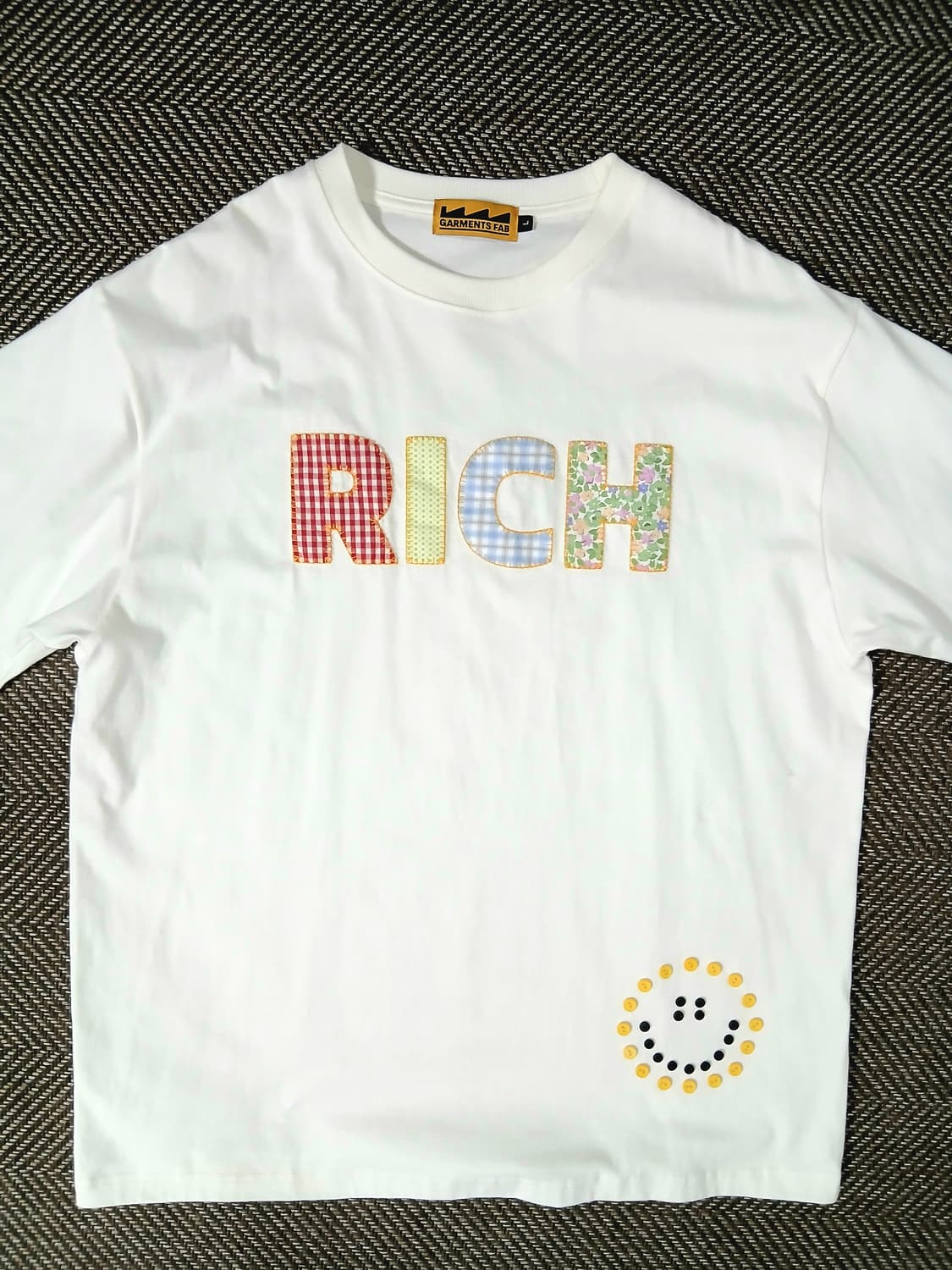 가먼츠팹 Homemade Rich Smile Button Tee 상품이미지2