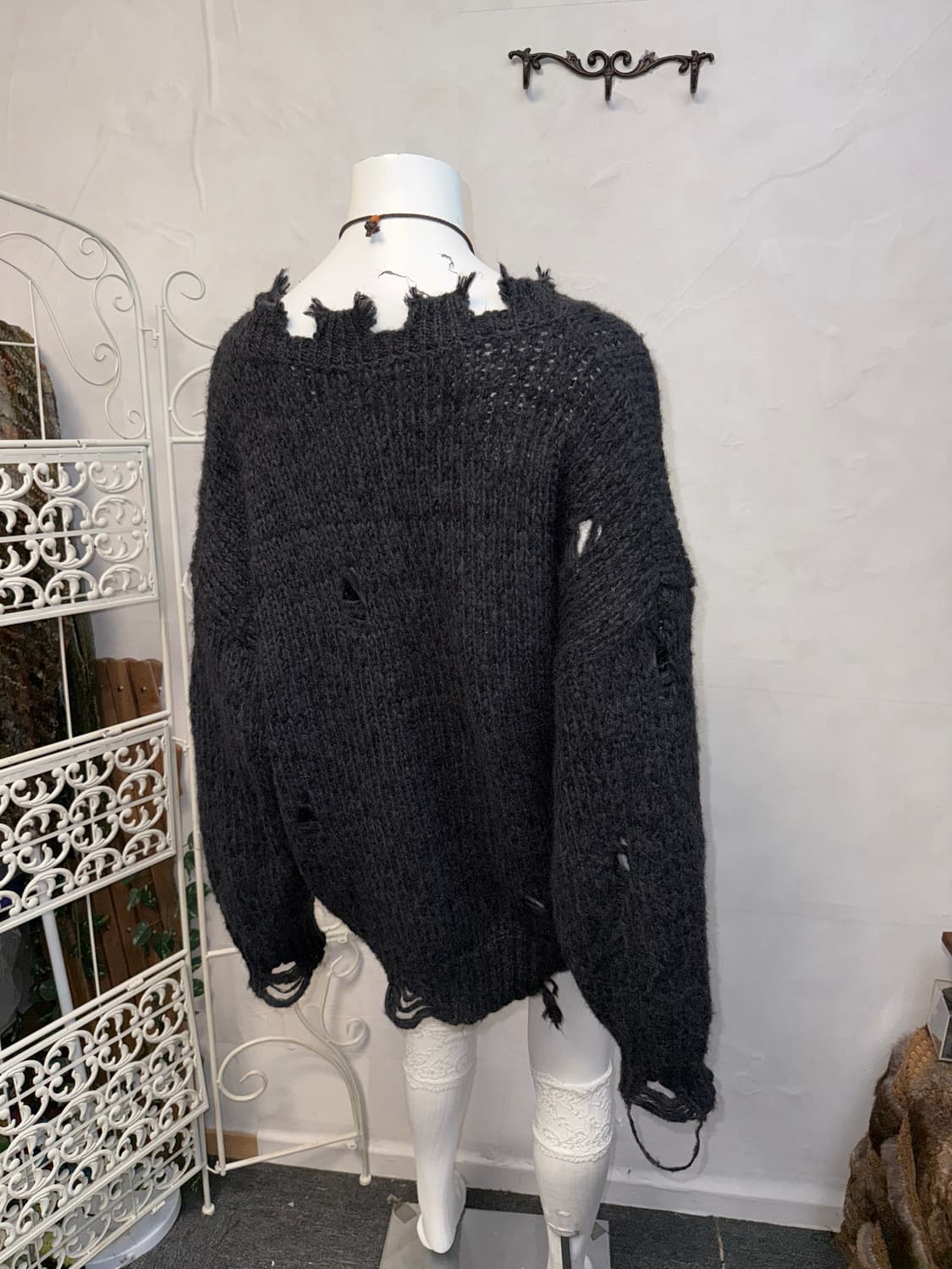 Charcoal grunge damaged over loose knit 상품이미지2