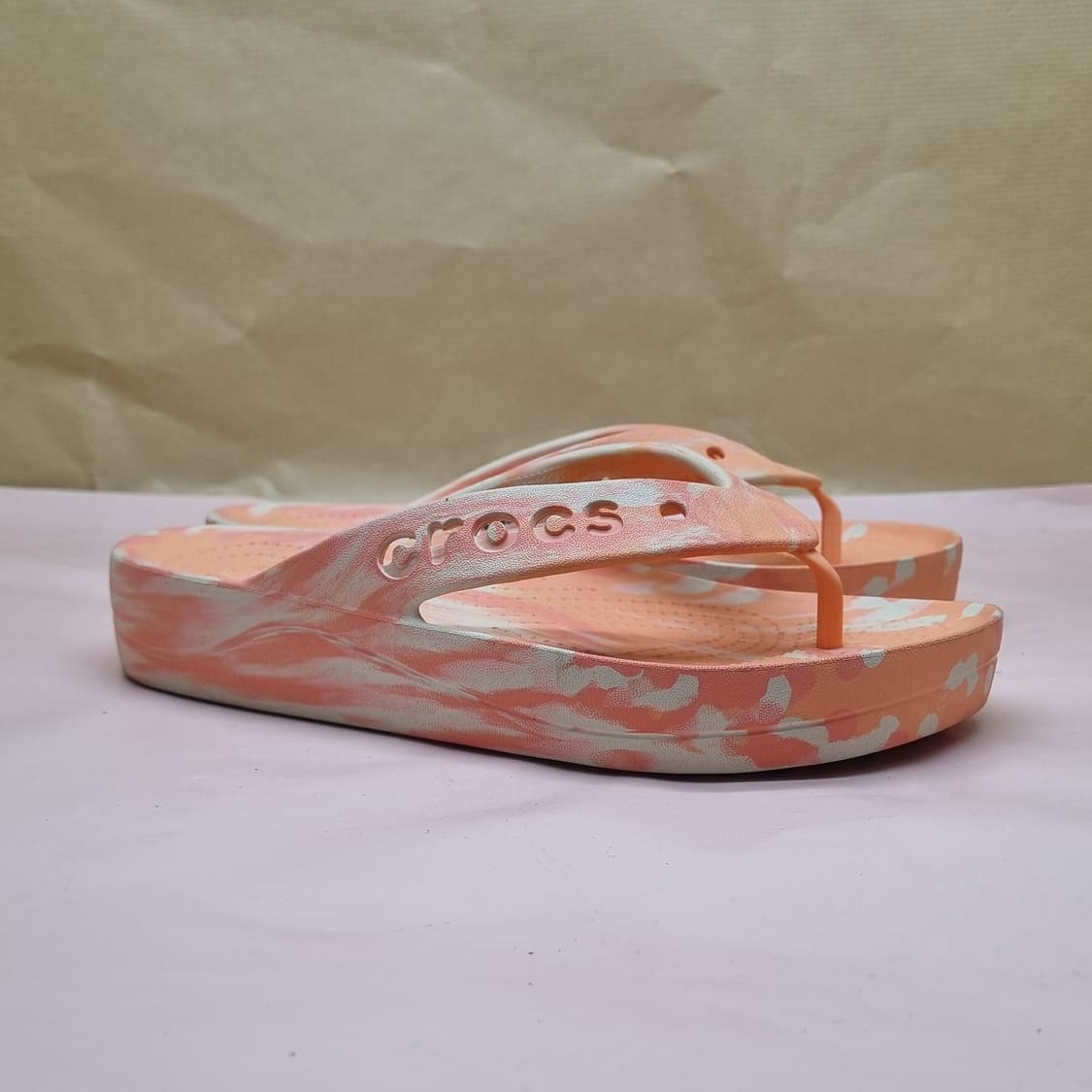 크록스 바야 플립 여성쪼리 240 상품이미지1