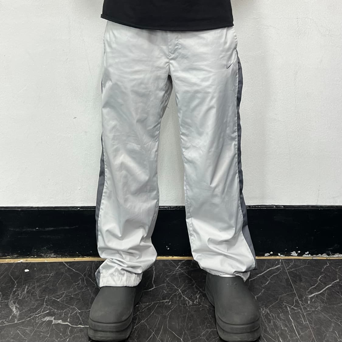 나이키 스우시 파이핑 스트레이트 트랙팬츠 상품이미지2