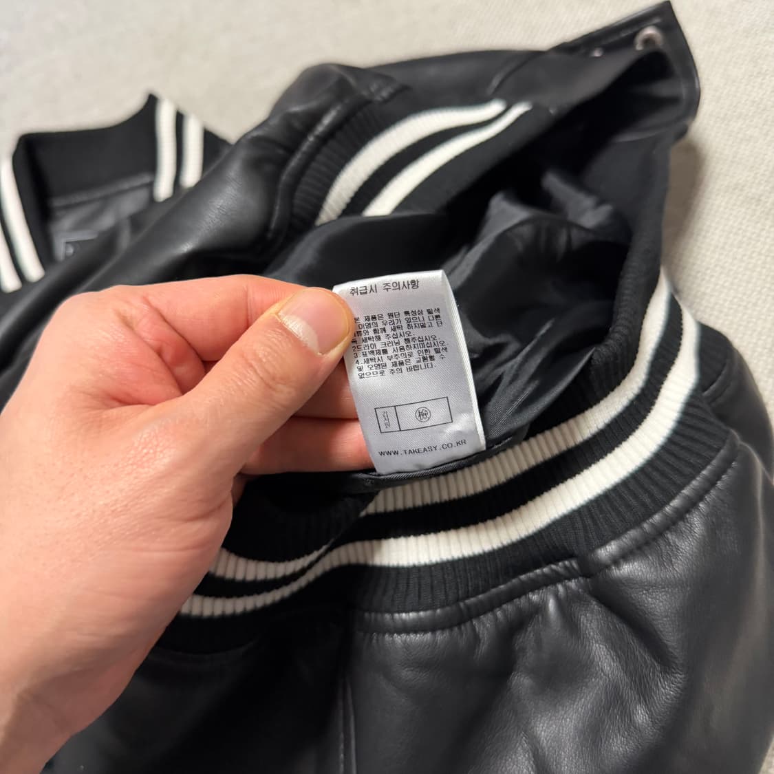 TAKEASY 테이크이지 레더 바시티 자켓 상품이미지4