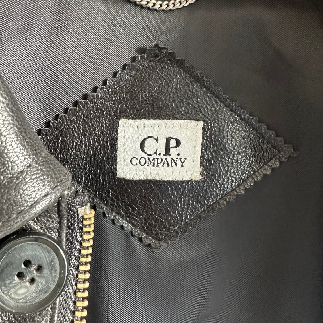 CP컴퍼니 고트스킨 라운드카라 레더자켓 상품이미지8