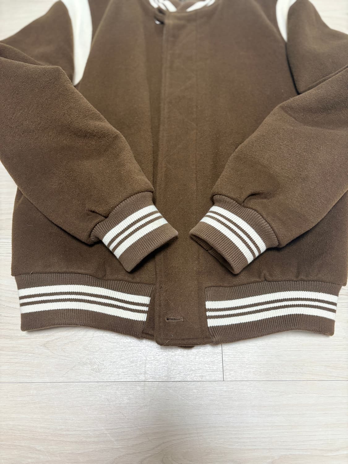 Pop trading company varsity brown L size 상품이미지5