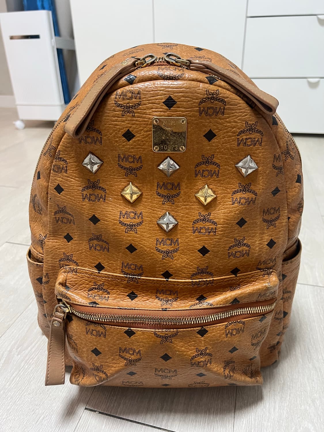 MCM 비세토스 백팩 미디움 사이즈 상품이미지1