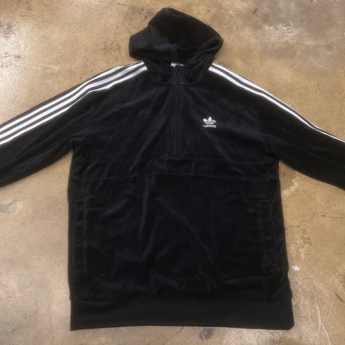 아디다스 블랙 벨벳 반집업 상품이미지3