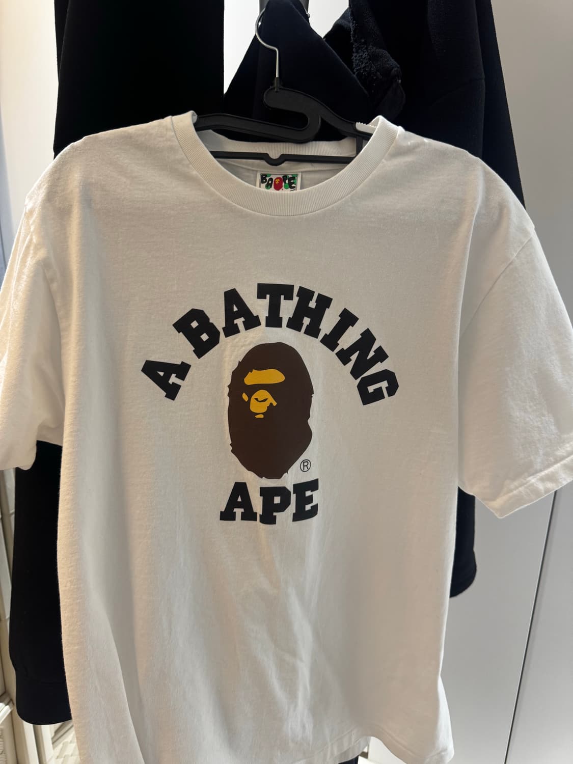 베이프 컬리지 티셔츠 화이트 상품이미지3