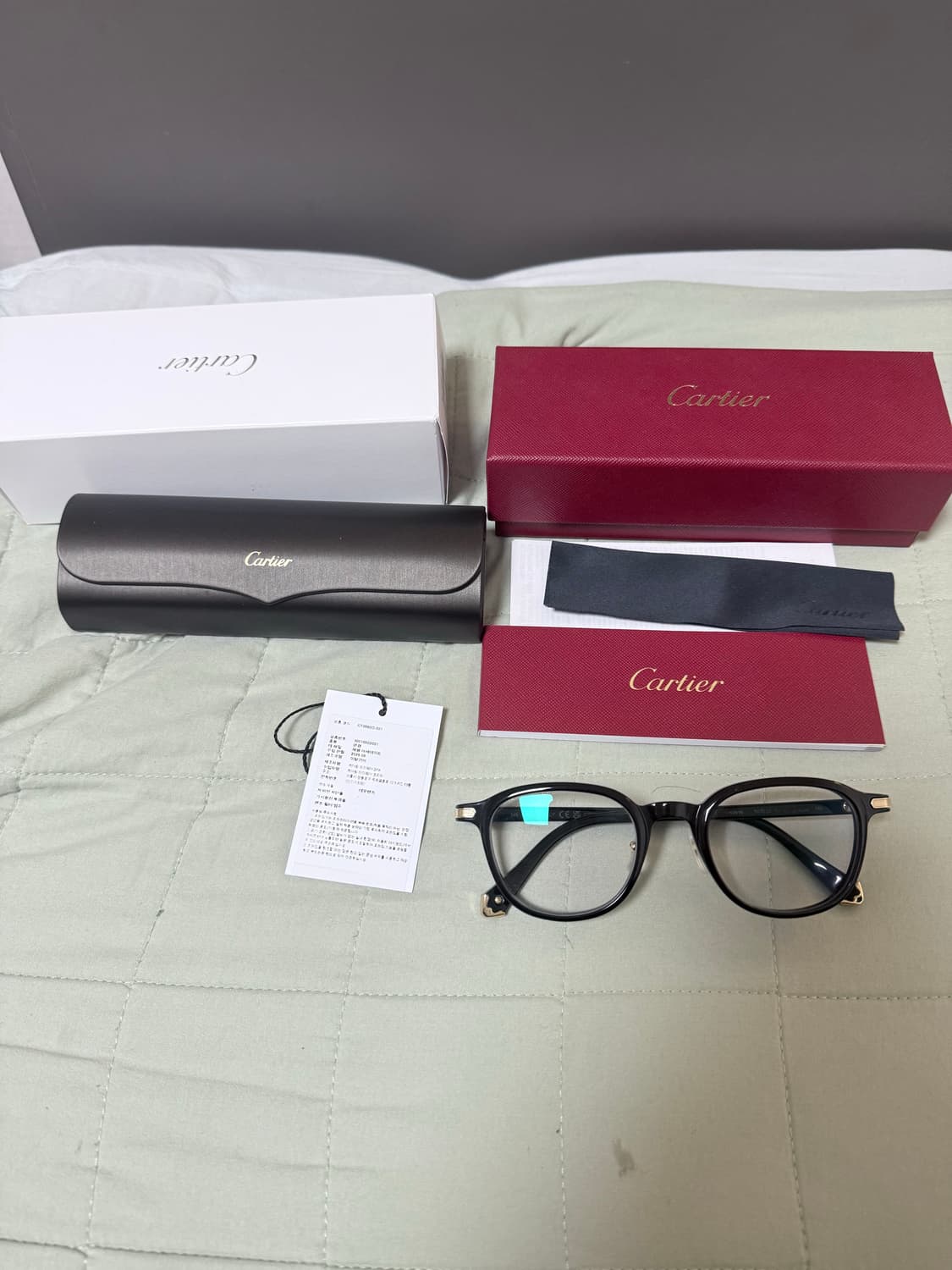 25년식 까르띠에 뿔테안경 상품이미지5