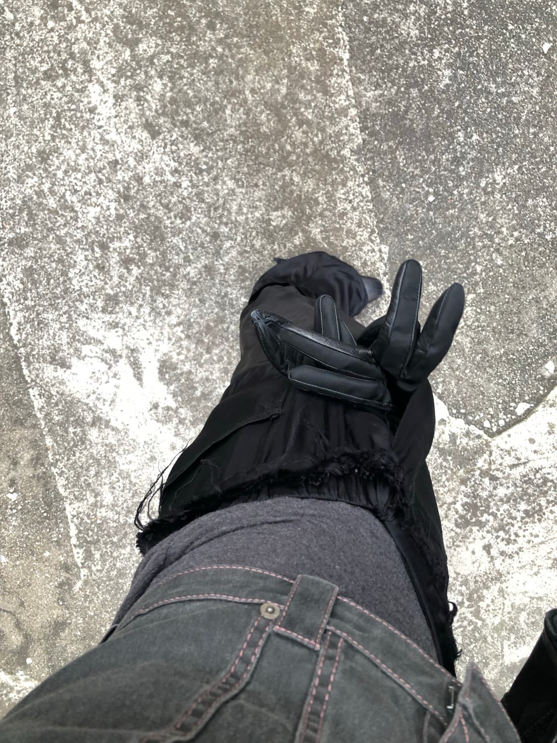 프라다 레더 스트랩 포코노 글러브 상품이미지5