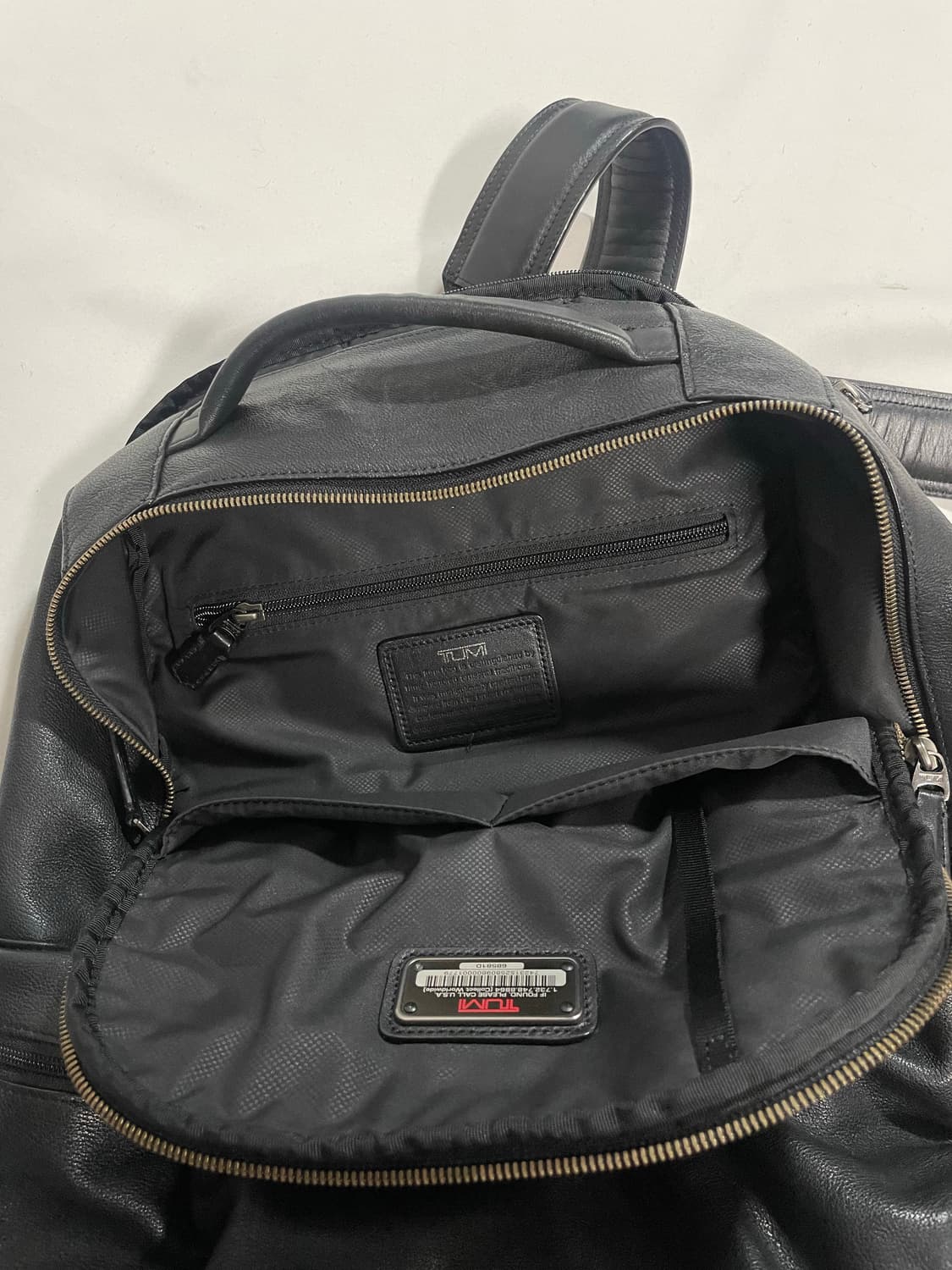 투미 비콘힐 브리프 레더백팩 상품이미지8