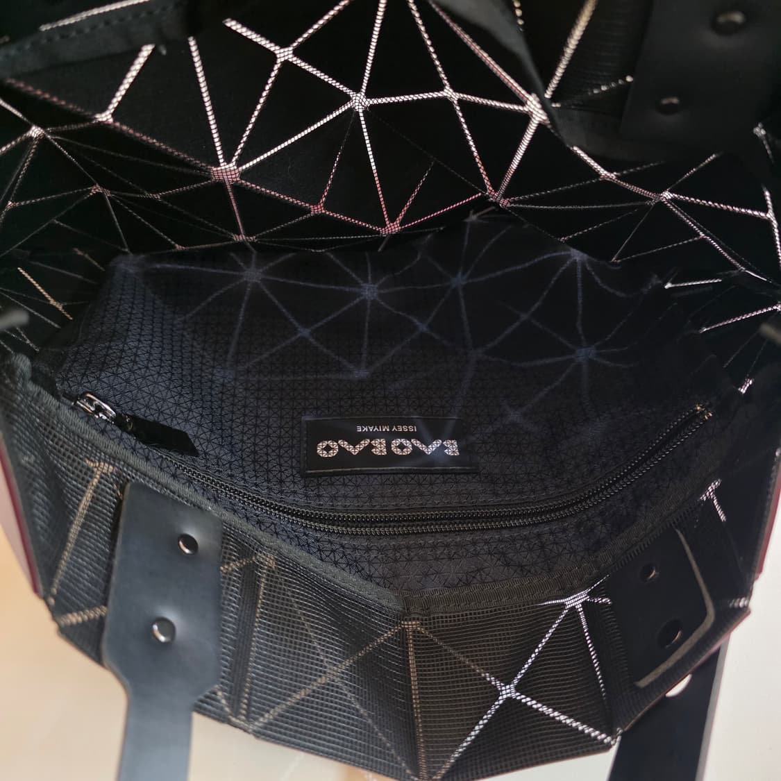 정품) 바오바오 루센트 토트백 버건디 상태좋음 상품이미지4