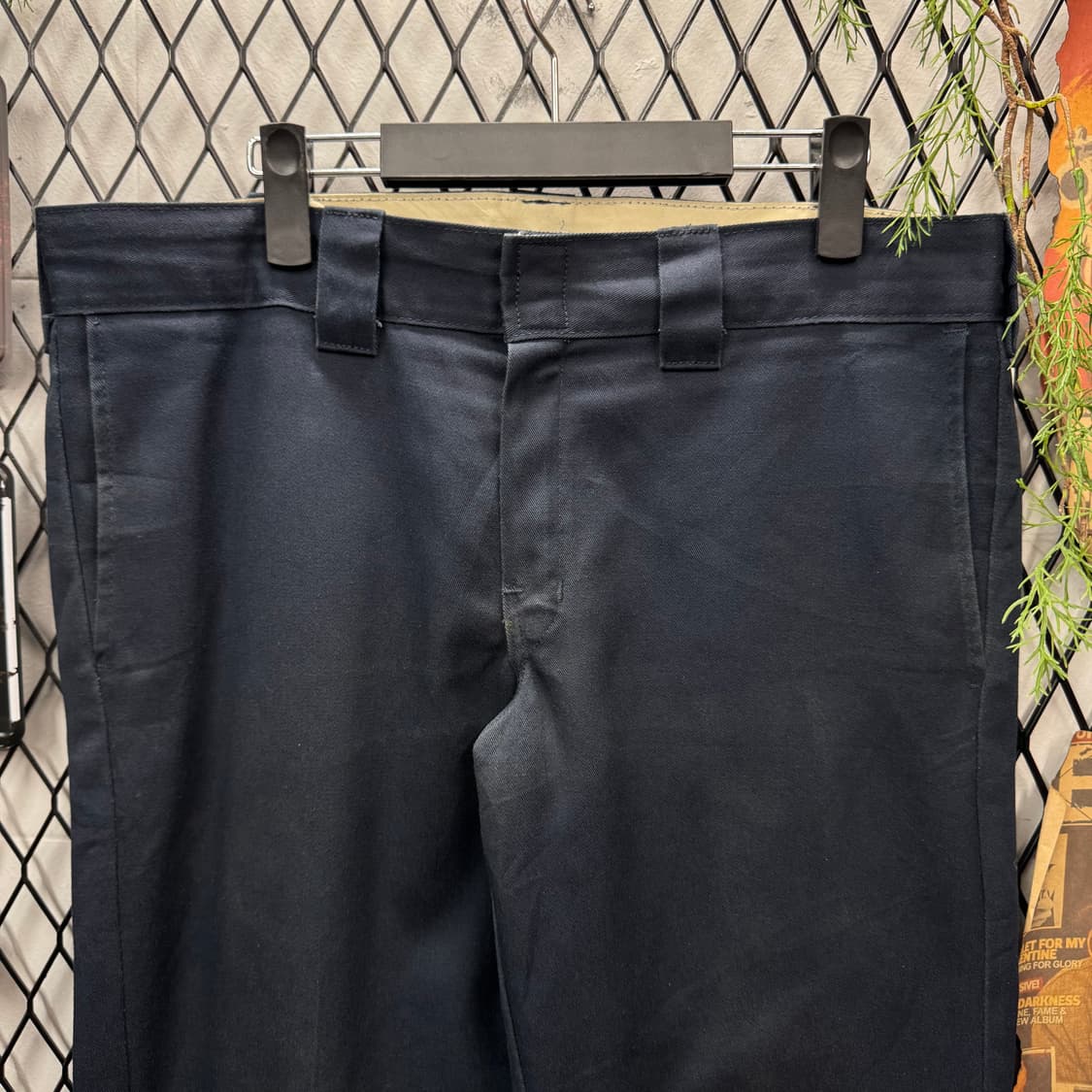 디키즈 슬림 스트레이드 핏 코튼 팬츠 후면 로고 포인트 네이비 상품이미지3