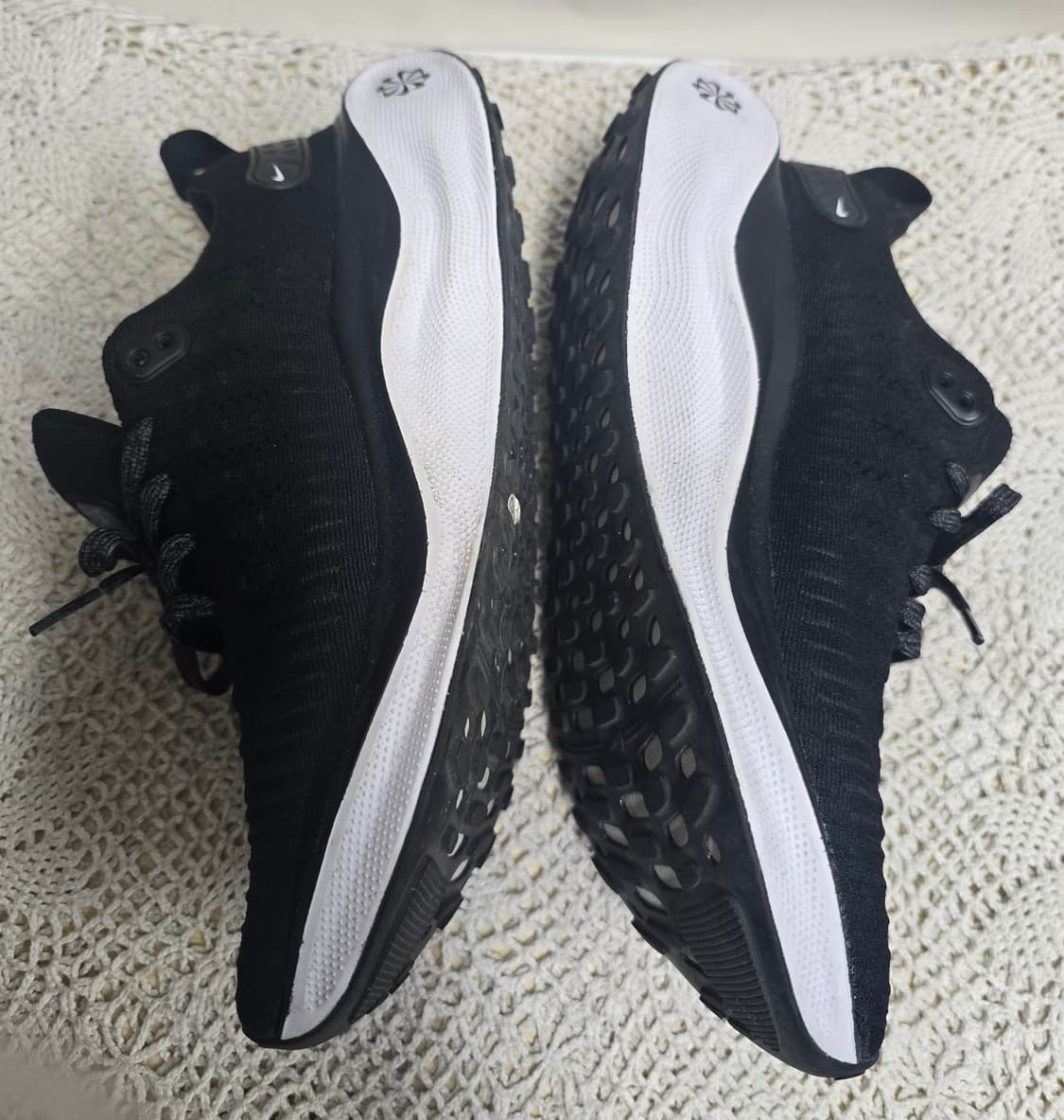 새상품급)나이키 리액트 인피니트 4 런닝화 상품이미지2