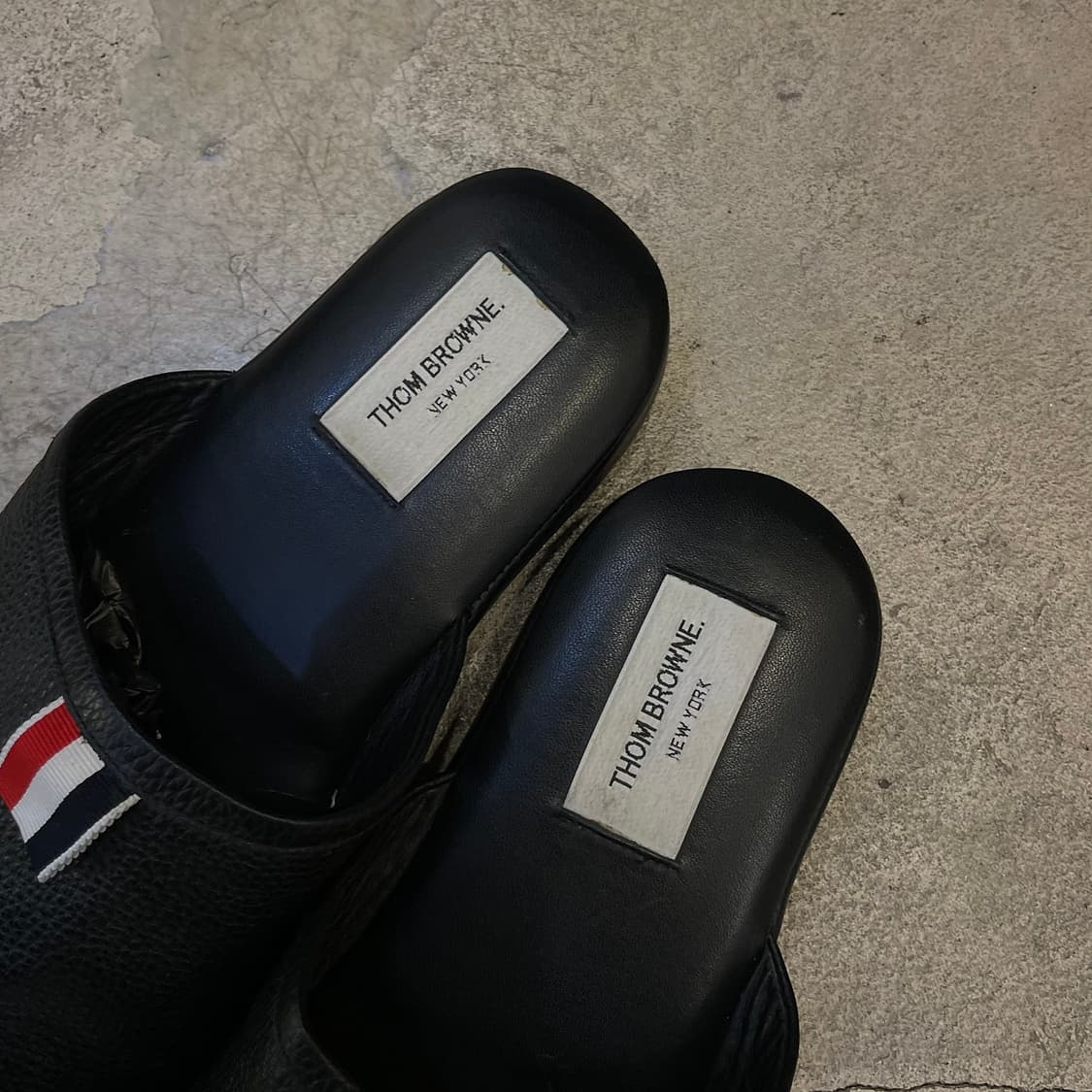 톰브라운 삼선탭 뮬 상품이미지8