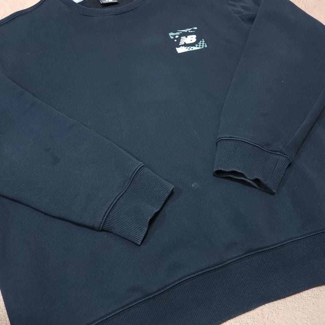 뉴발란스 프린팅 기모 맨투맨 상품이미지3