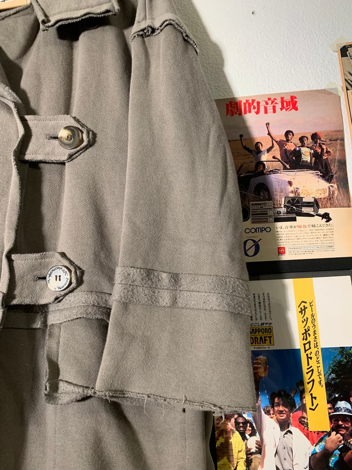 비비안 웨스트우드 앵글로마니아 사선 버튼 코트  상품이미지5