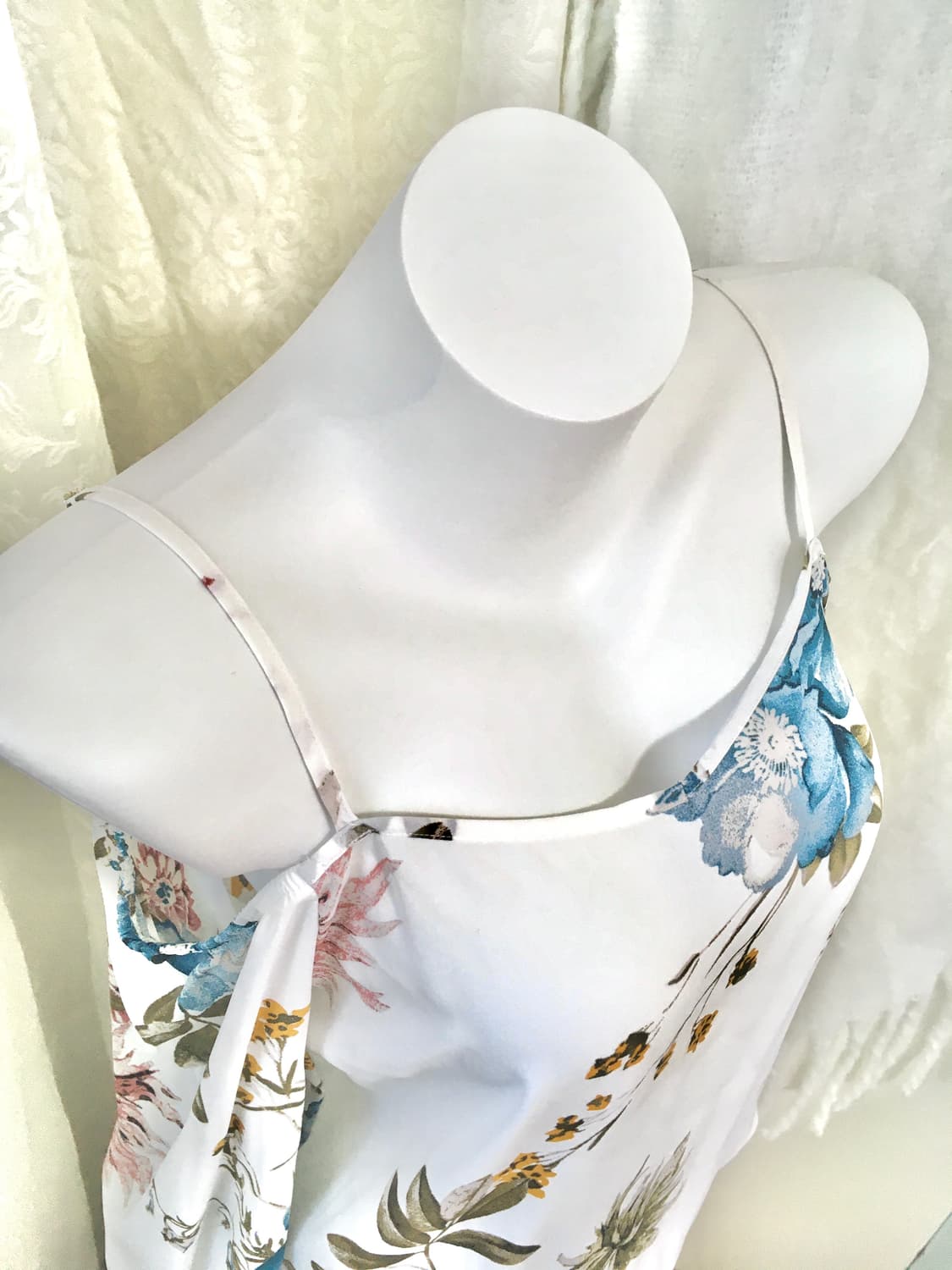 오리엔탈 플라워 새틴 오프숄더 롱슬리브 상품이미지9