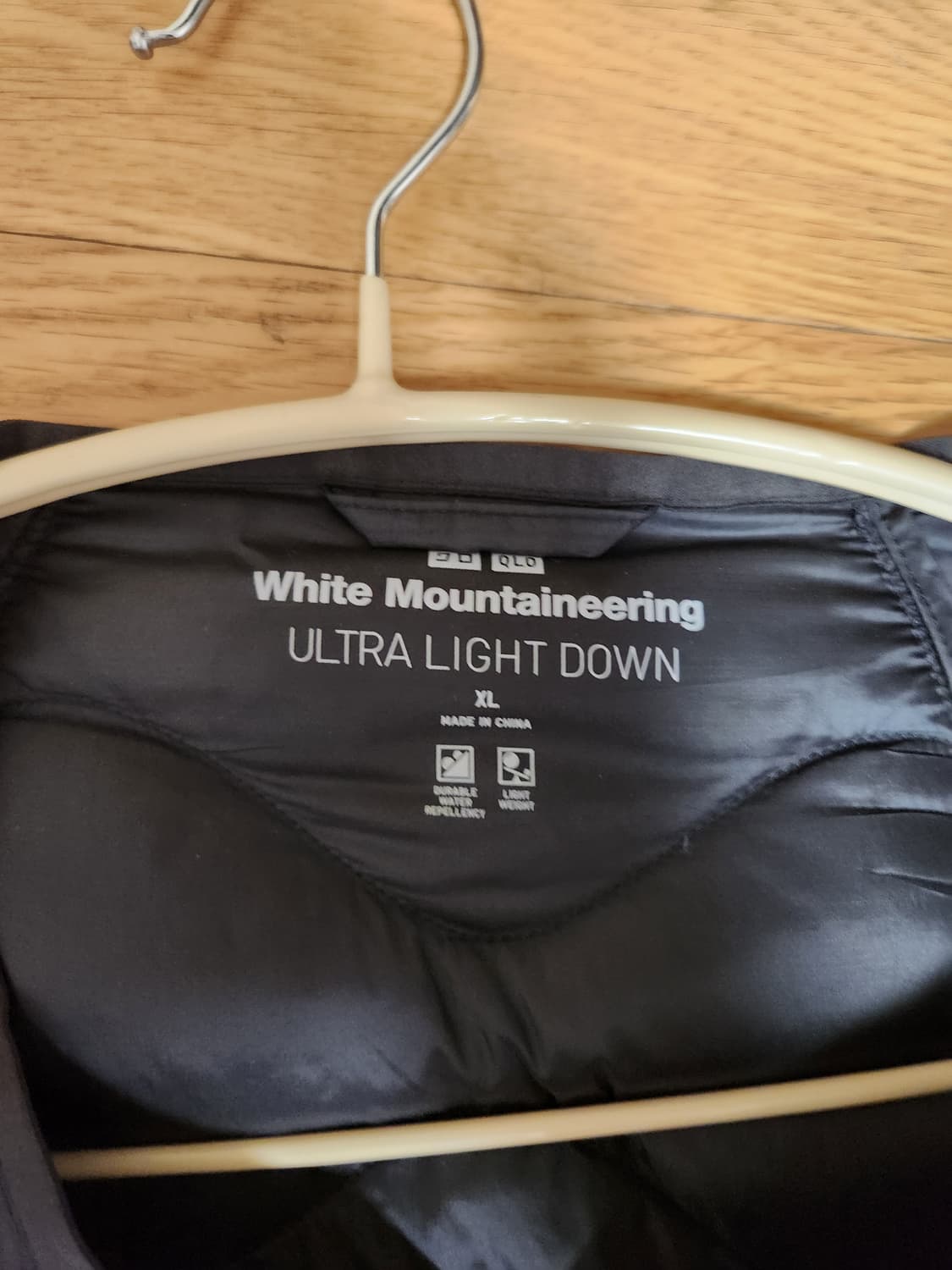 유니클로 x 화이트마운티니어링 경량 패딩 XL 상품이미지2