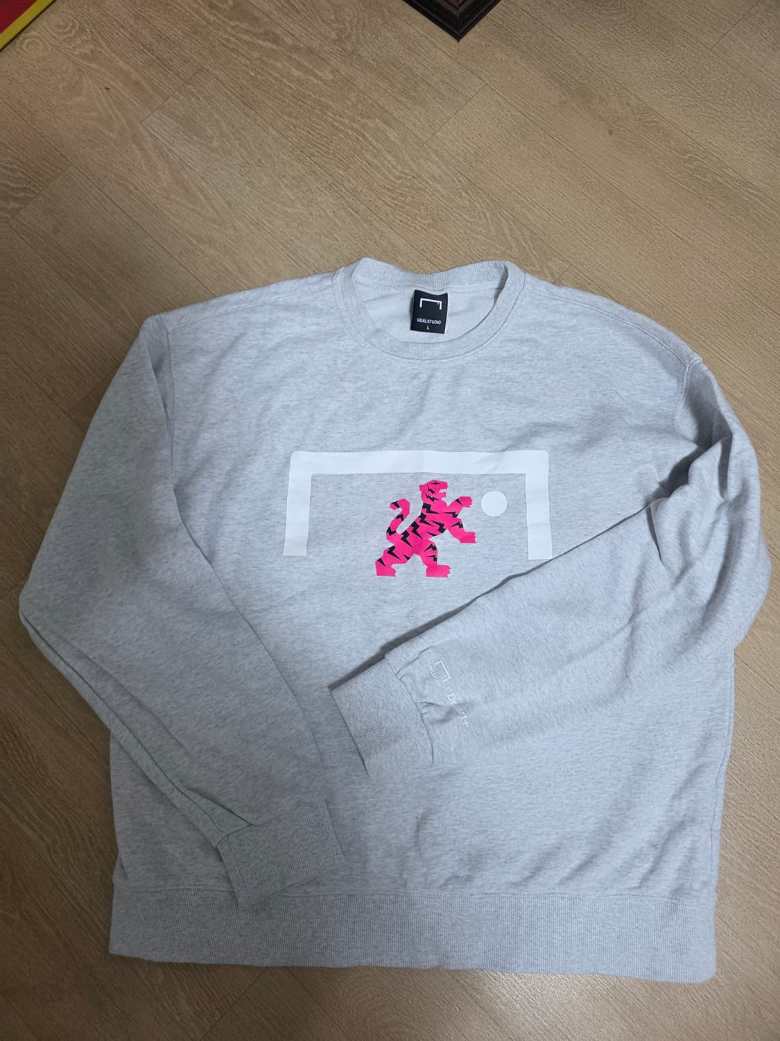 골스튜디오x닥터자르트 시카페어 핑크타이거 맨투맨 L 상품이미지1