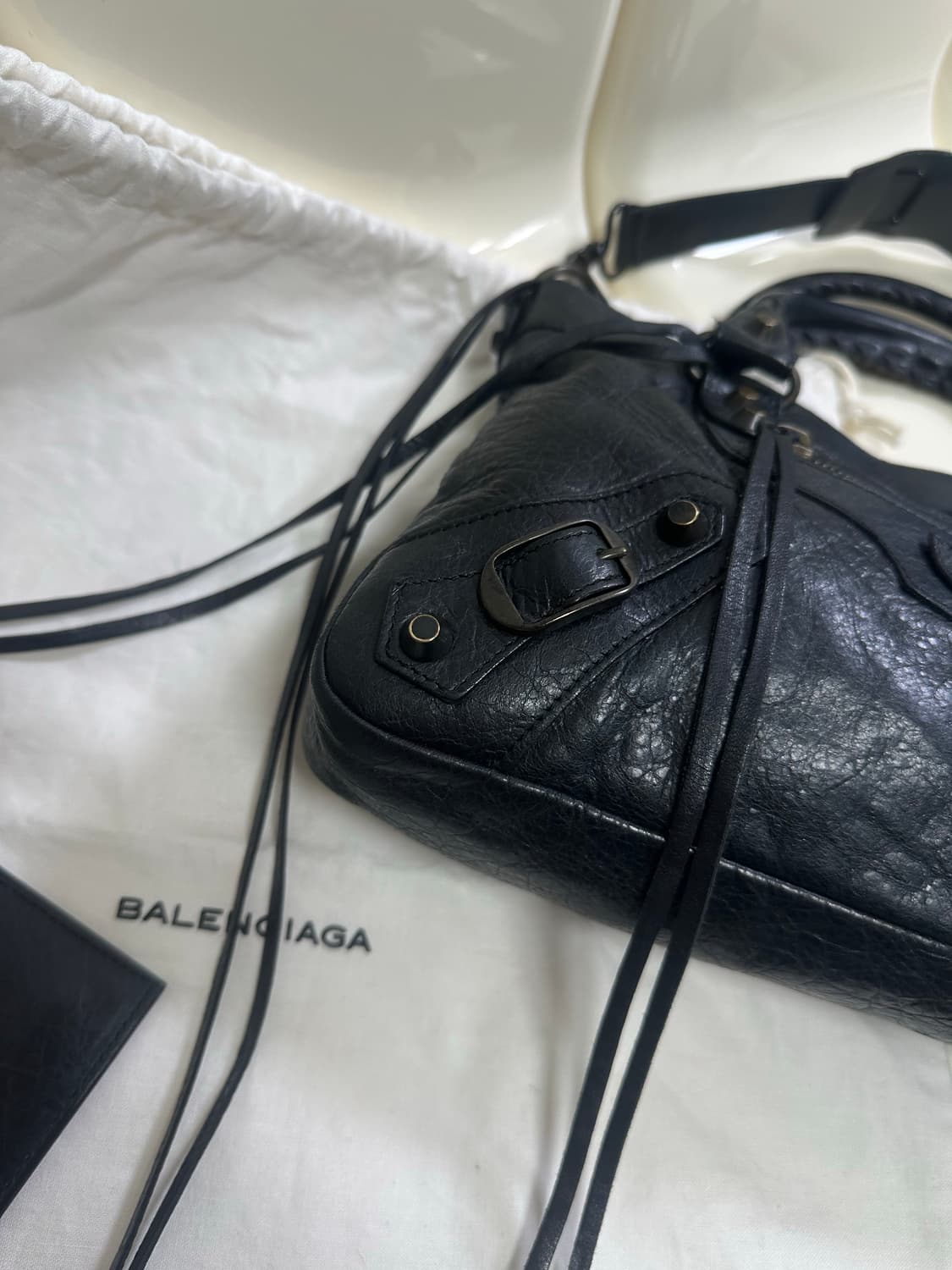 [A 정품] 발렌시아가 시티 모터백 퍼스트 블랙 상품이미지7