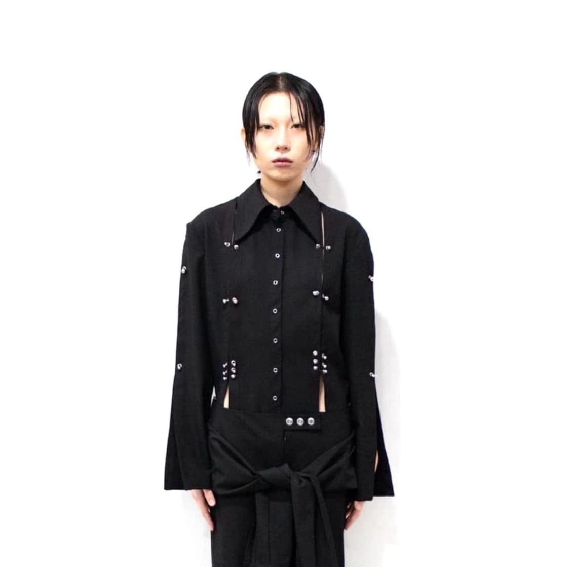LADO BOKUCHAVA 피어싱 장식 해체주의 셔츠 상품이미지1